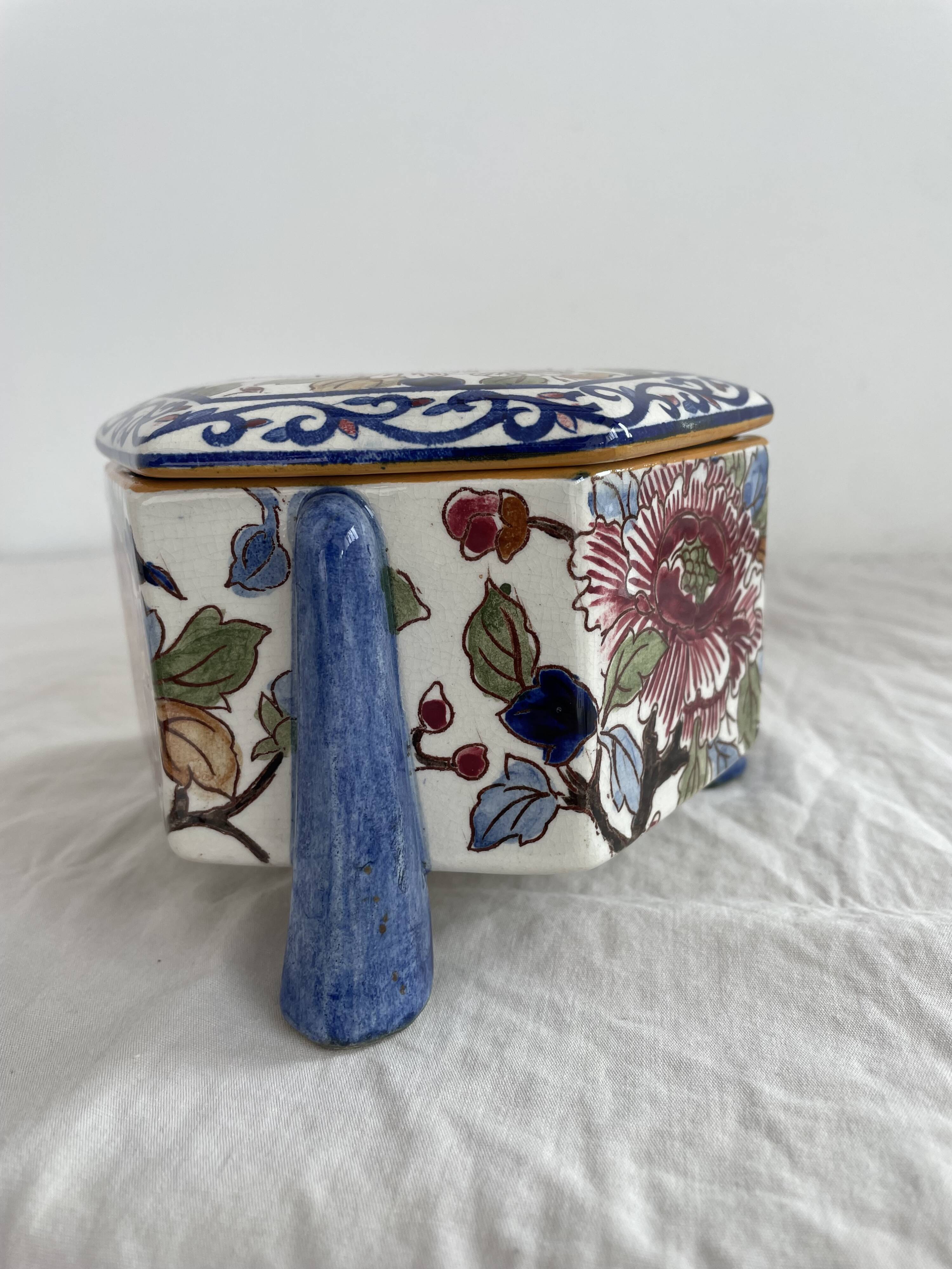 Large candy box, Gien, early 20th century, peony decoration, floral decoration