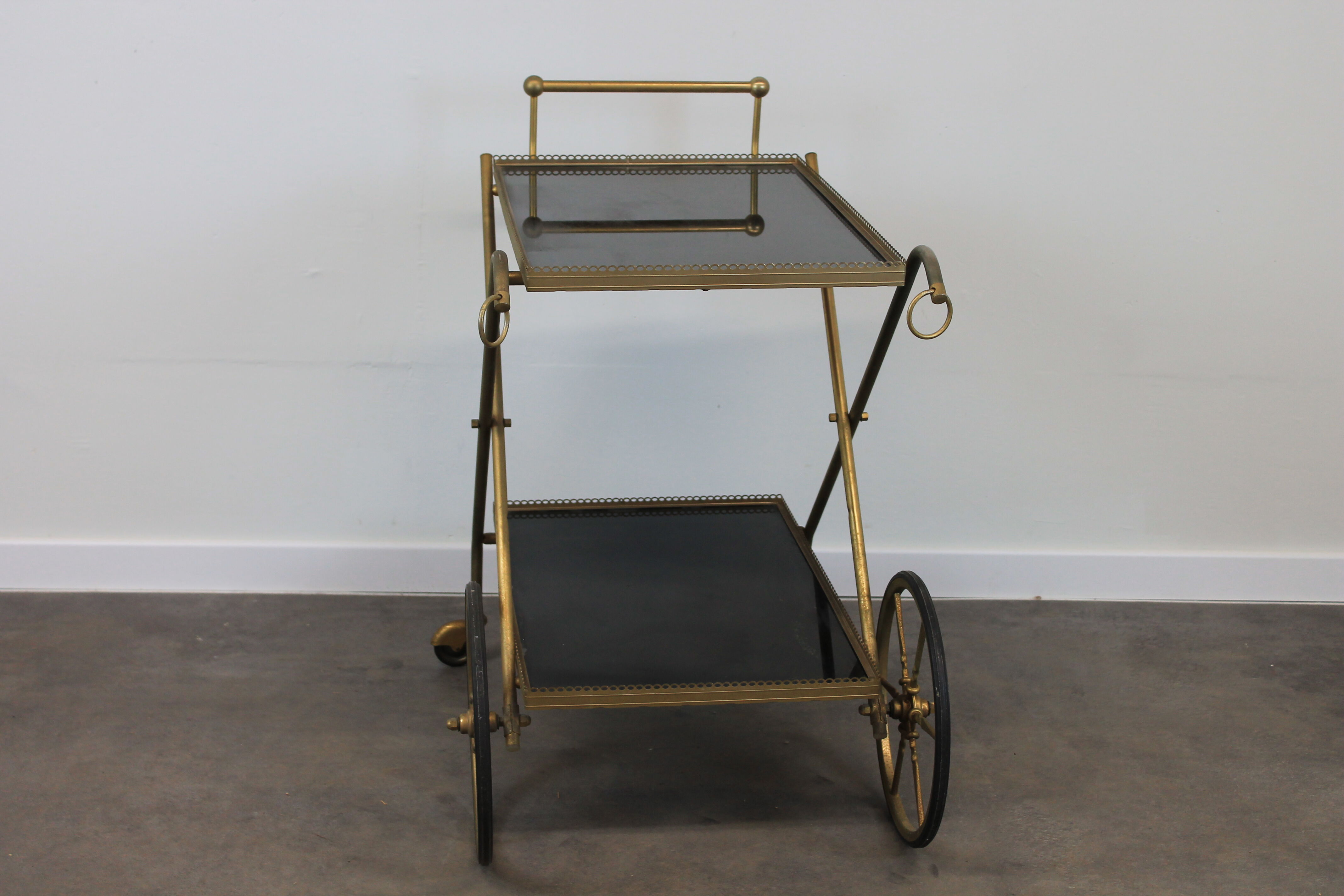 Rolling bar service trolley