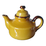 Teapot in varnished Provence earth