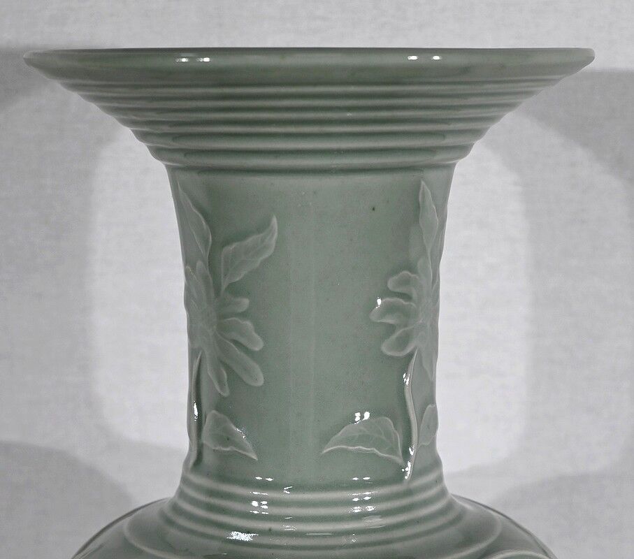 Celadon vase from China – 1900