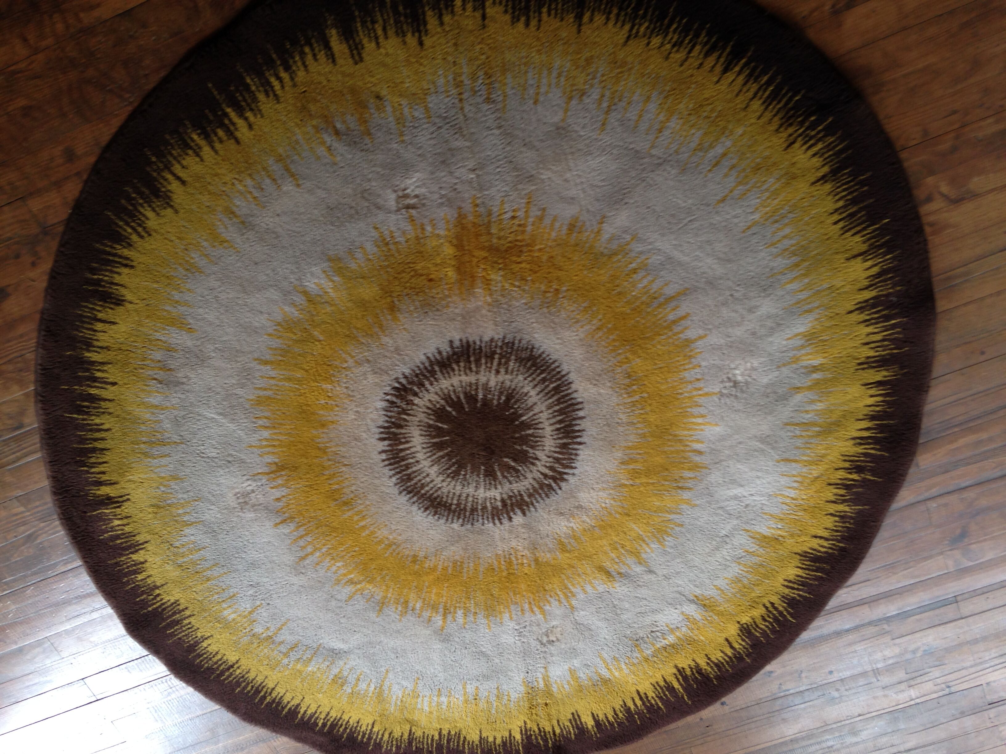 Round wool carpet pattern sun 1960