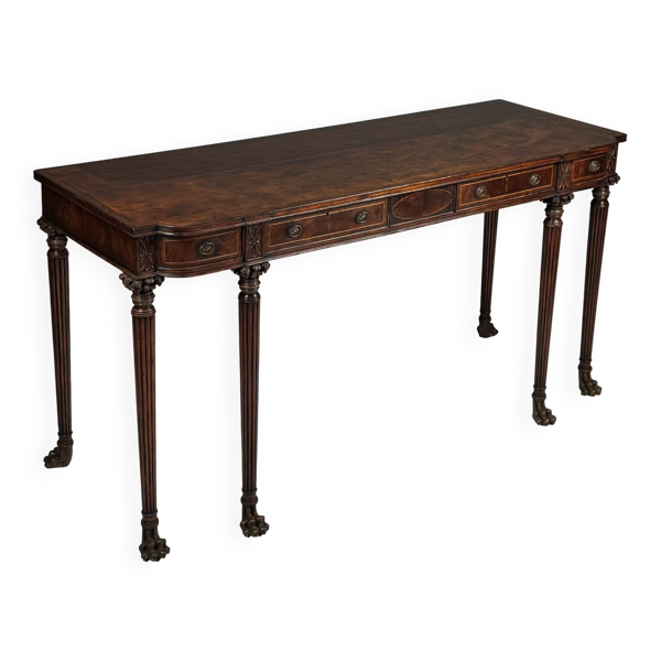 Table en acajou de style Régence anglaise