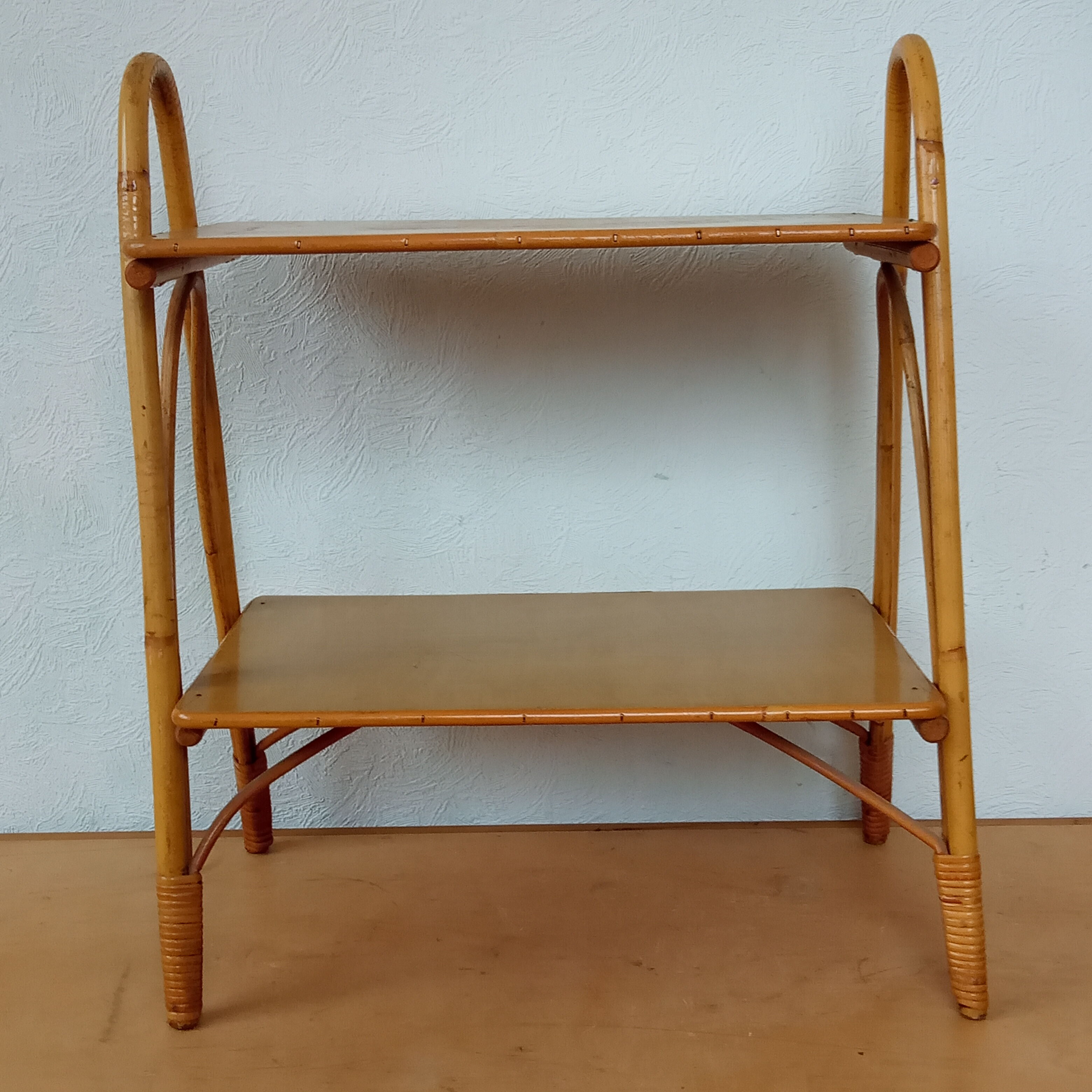 Rattan side table 50s