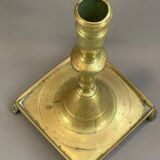 Bougeoir espagnol en laiton, vers 1700