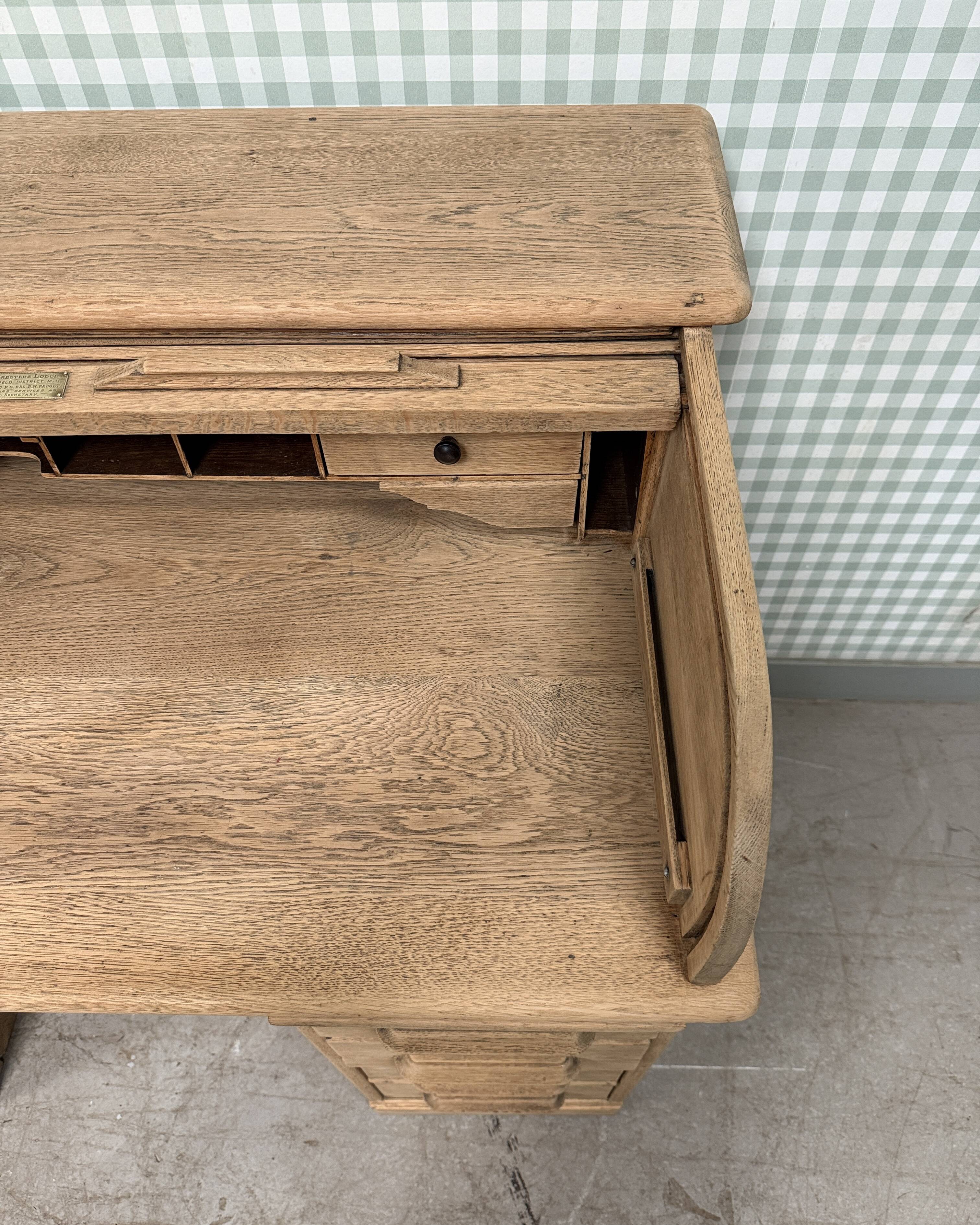 American cylinder desk (renovated)