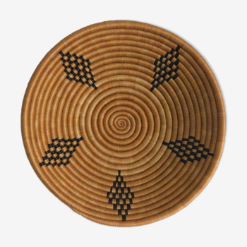 African mural basket