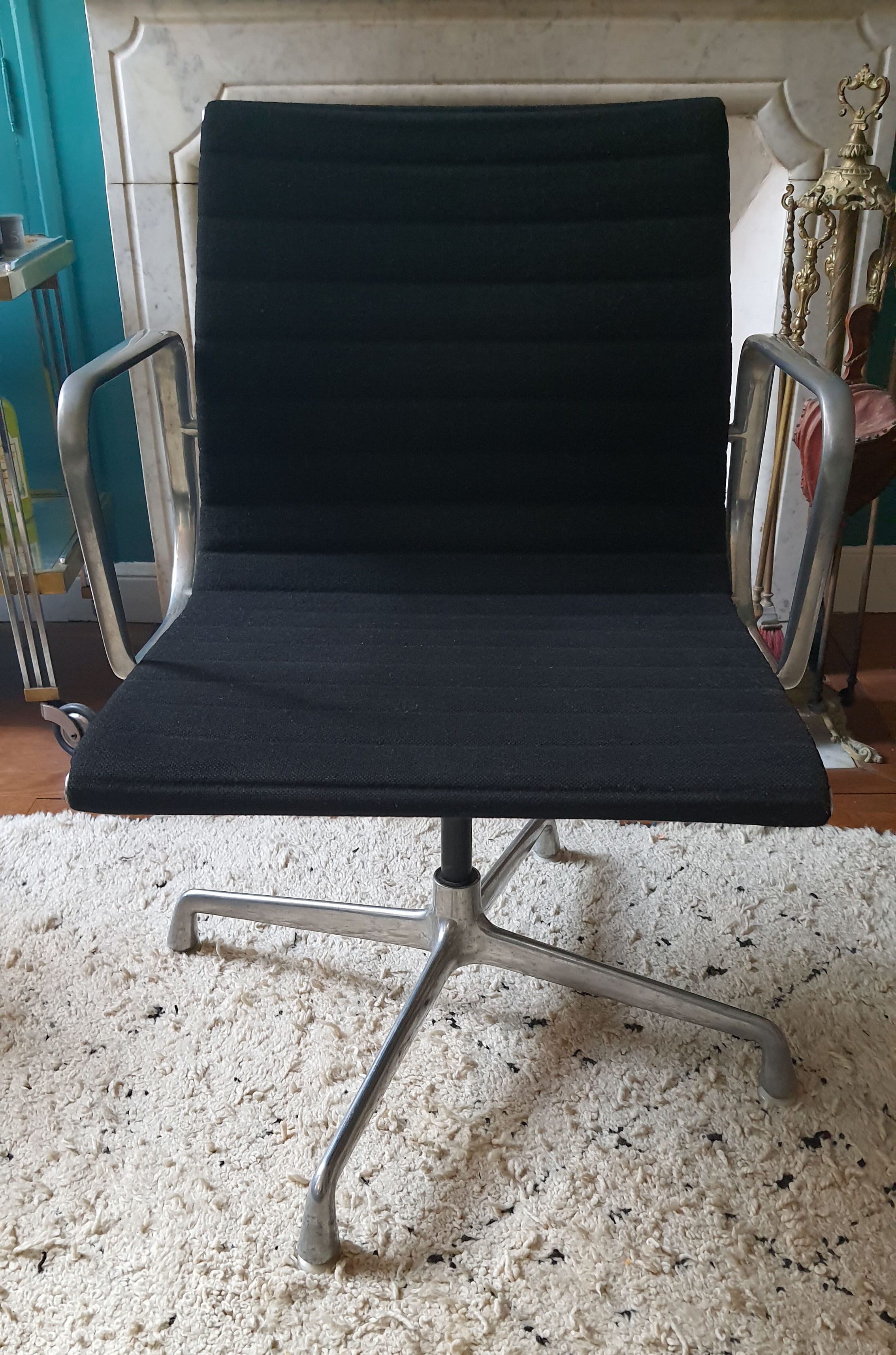 Fauteuil de bureau EA 107 Eames éditon Herman Miller 1959/1972