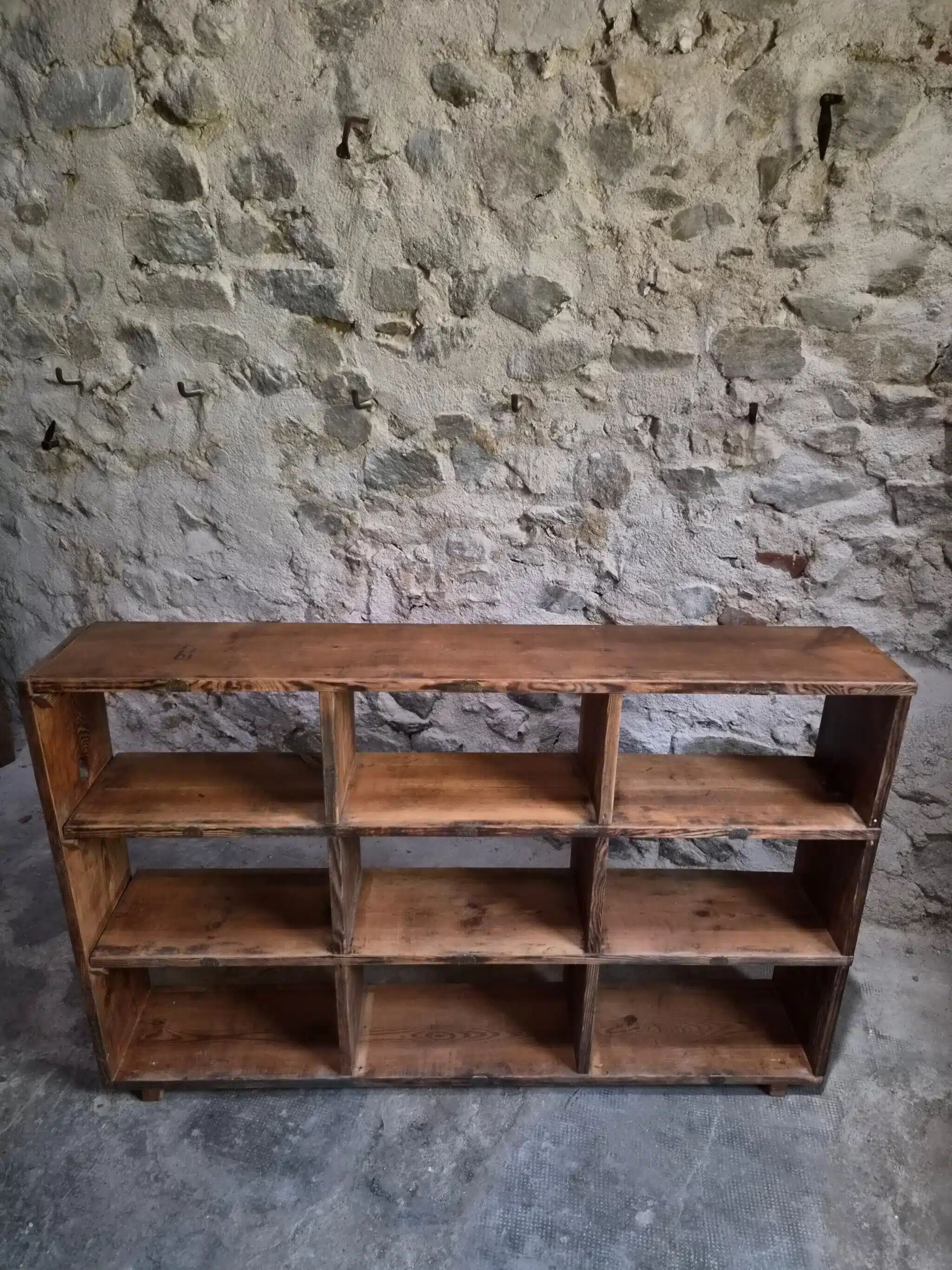 Old workshop shelf in French pine, industrial shoe cabinet, around 1900.