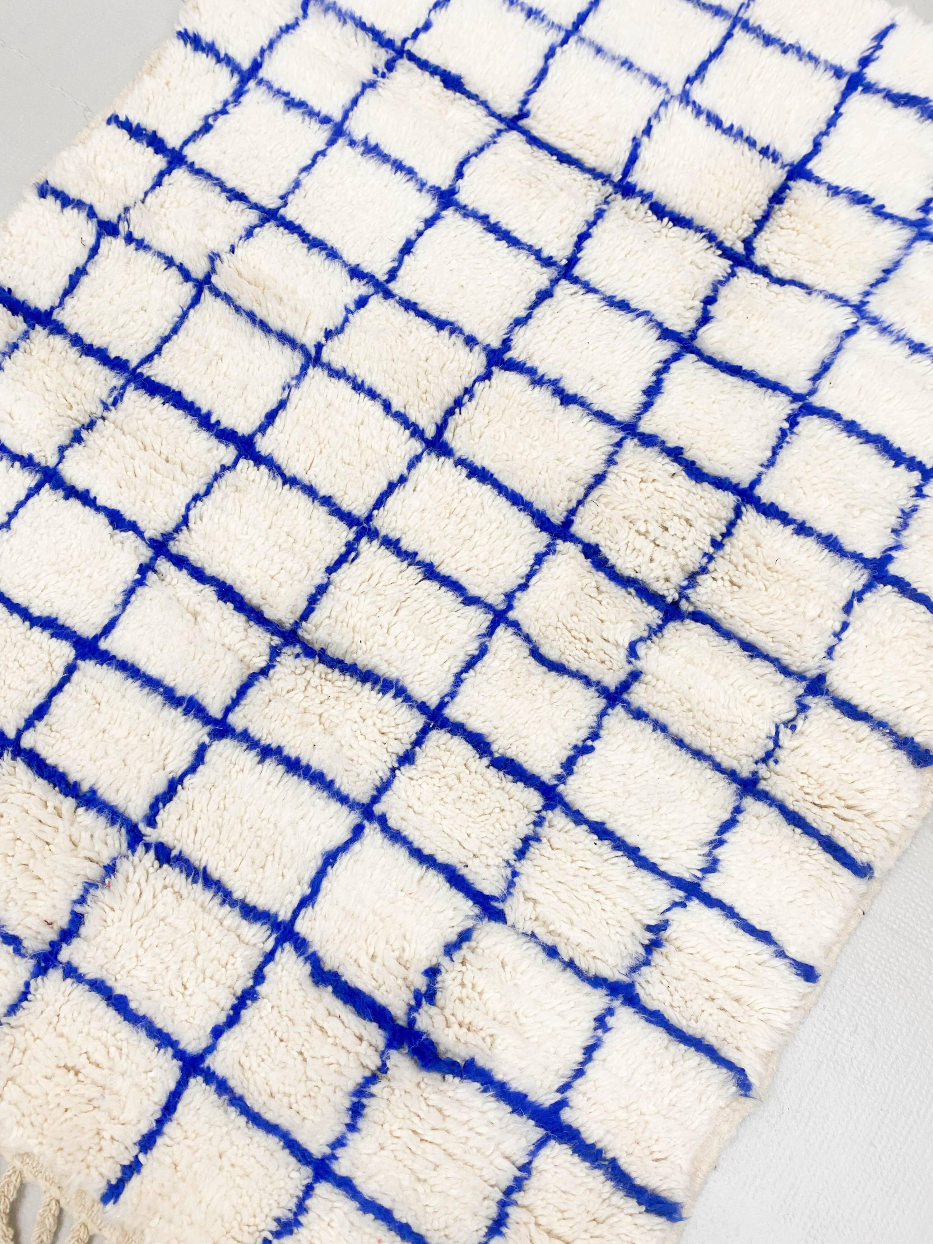 Moroccan Berber carpet Beni Ouarain with majorelle blue checks 1.5x1.10m