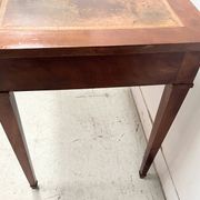 Louis XVI style desk in mahogany and veneer, 20th century.