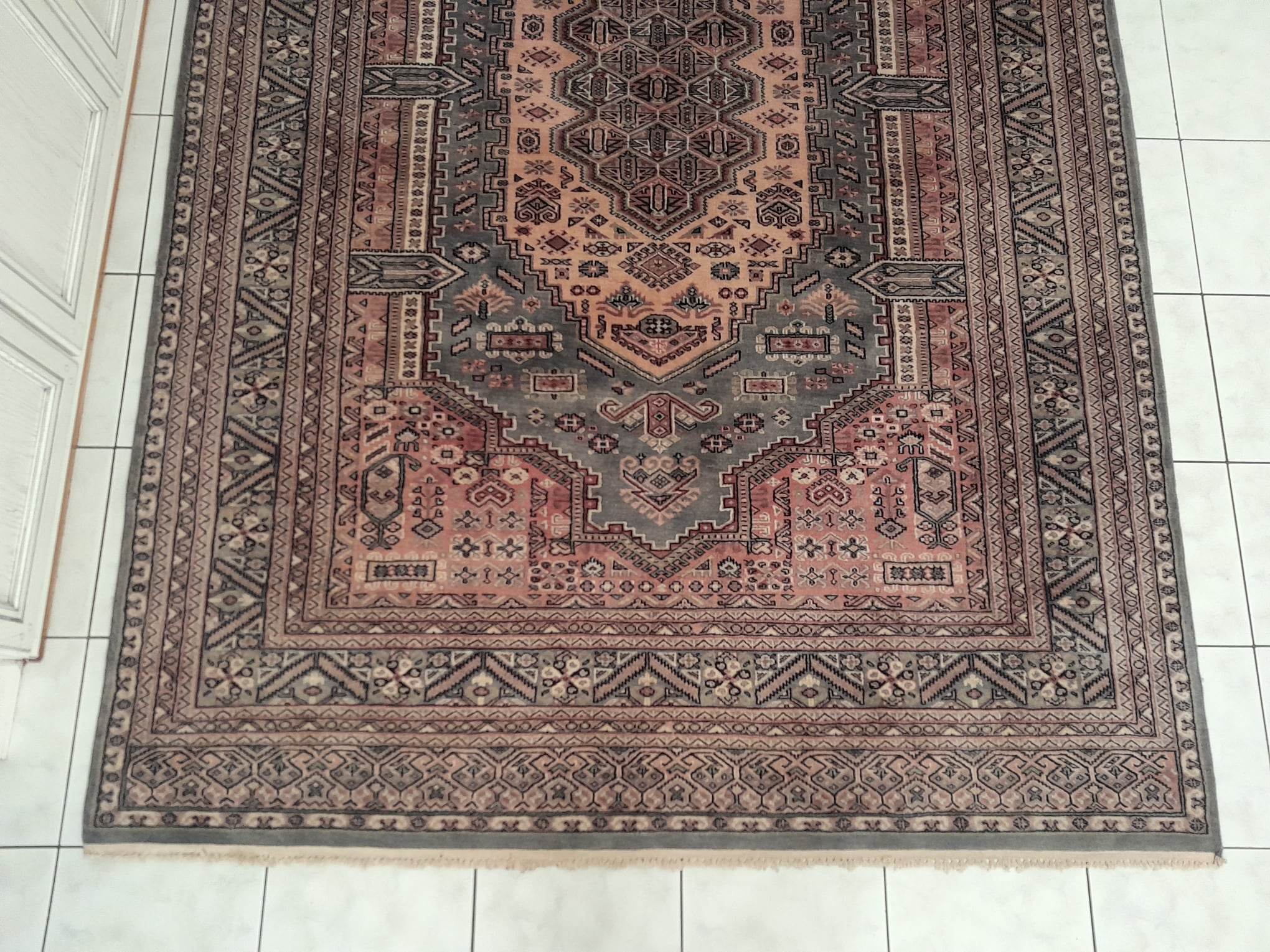Handmade Pakistani rug 297x190cm