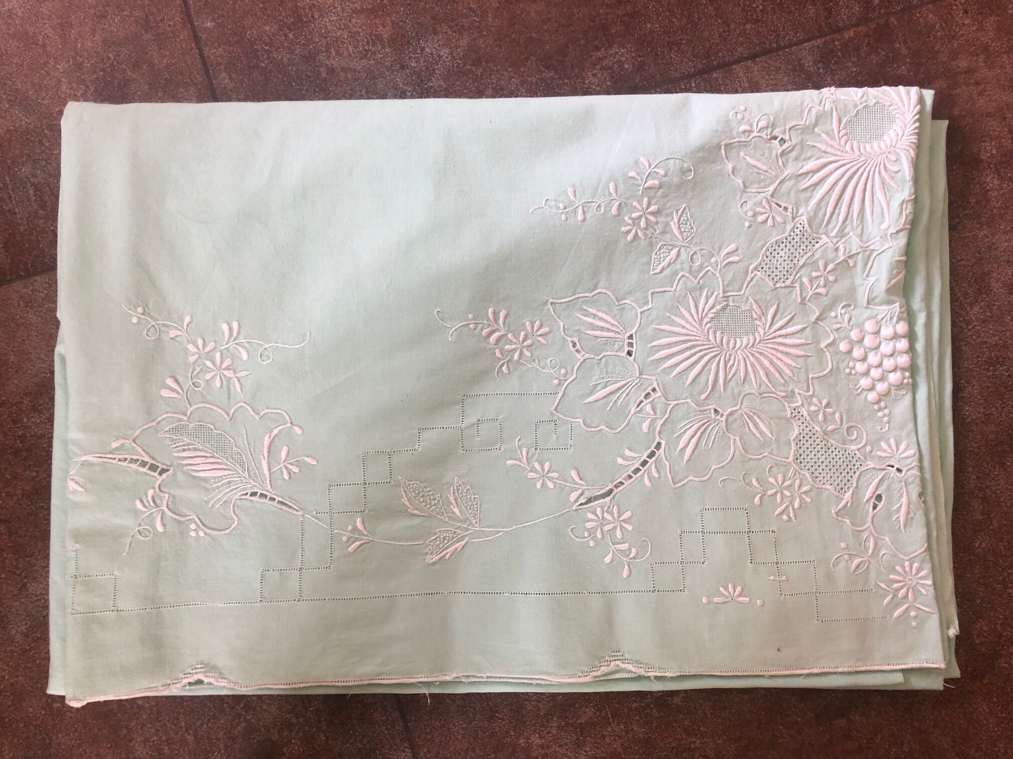 Old sheet and its 2 embroidered taies