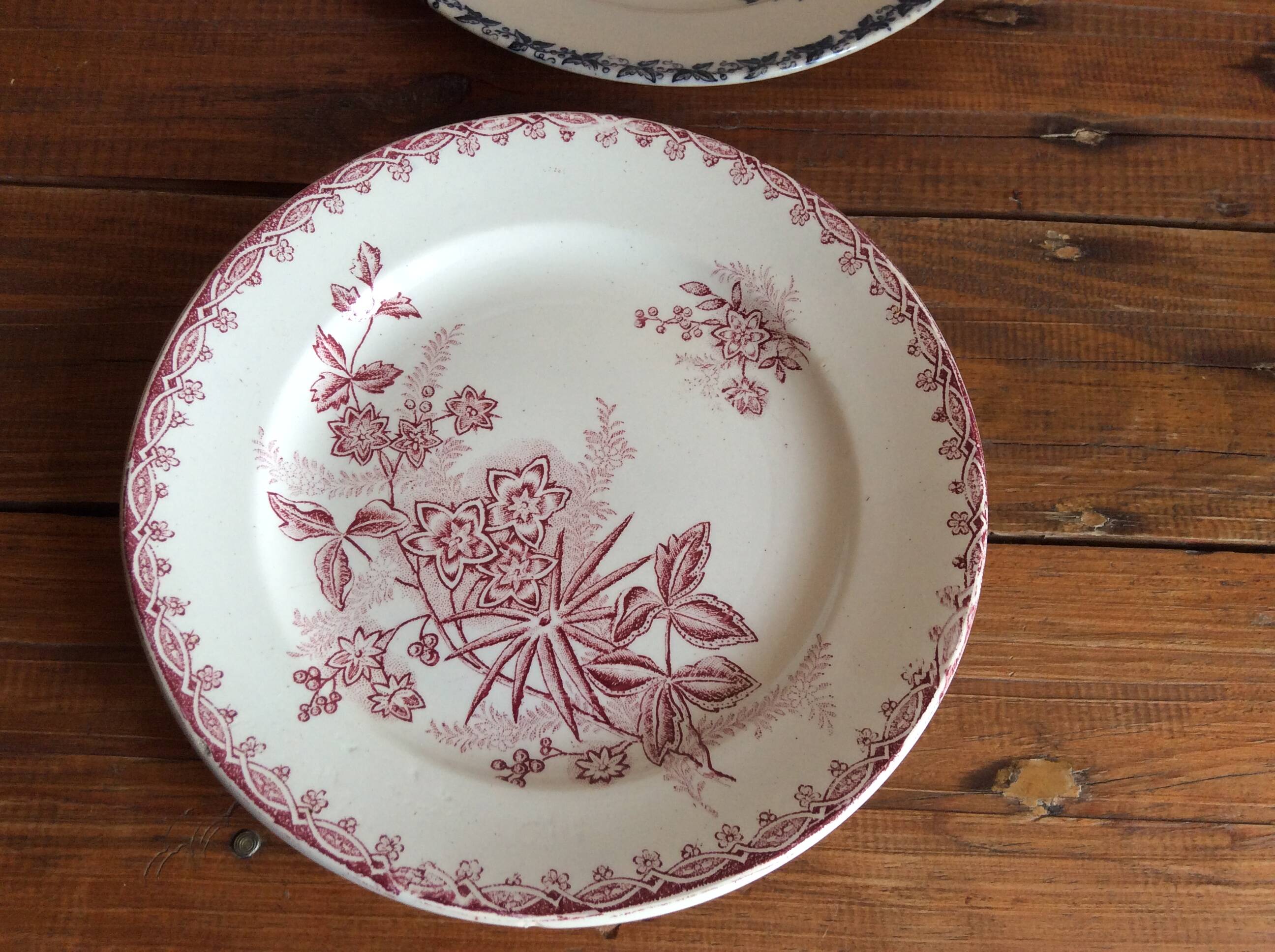 Terre de Fer dessert plates