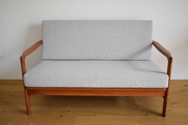 Canapé scandinave deux places, gris clair