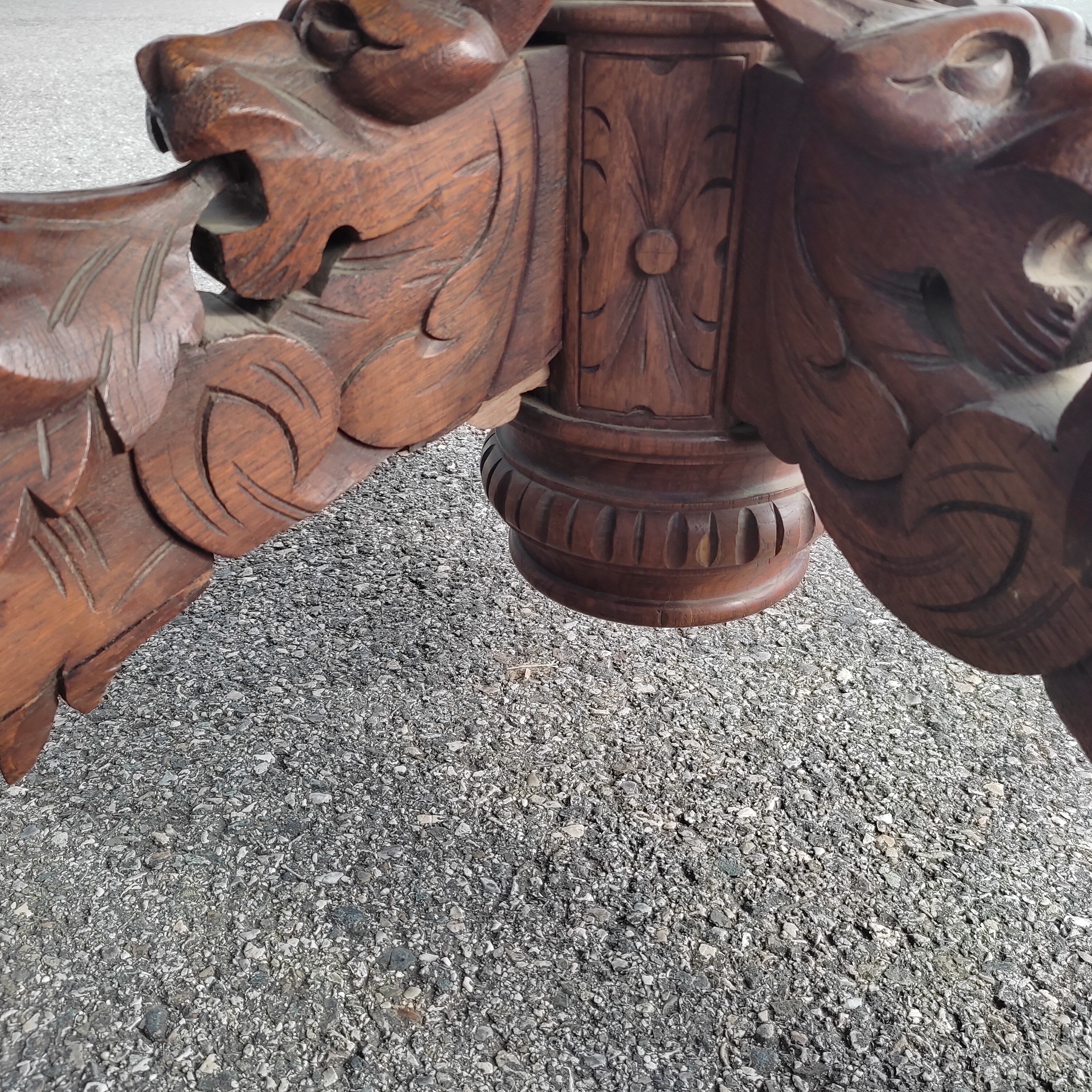 French table in extendable solid oak
