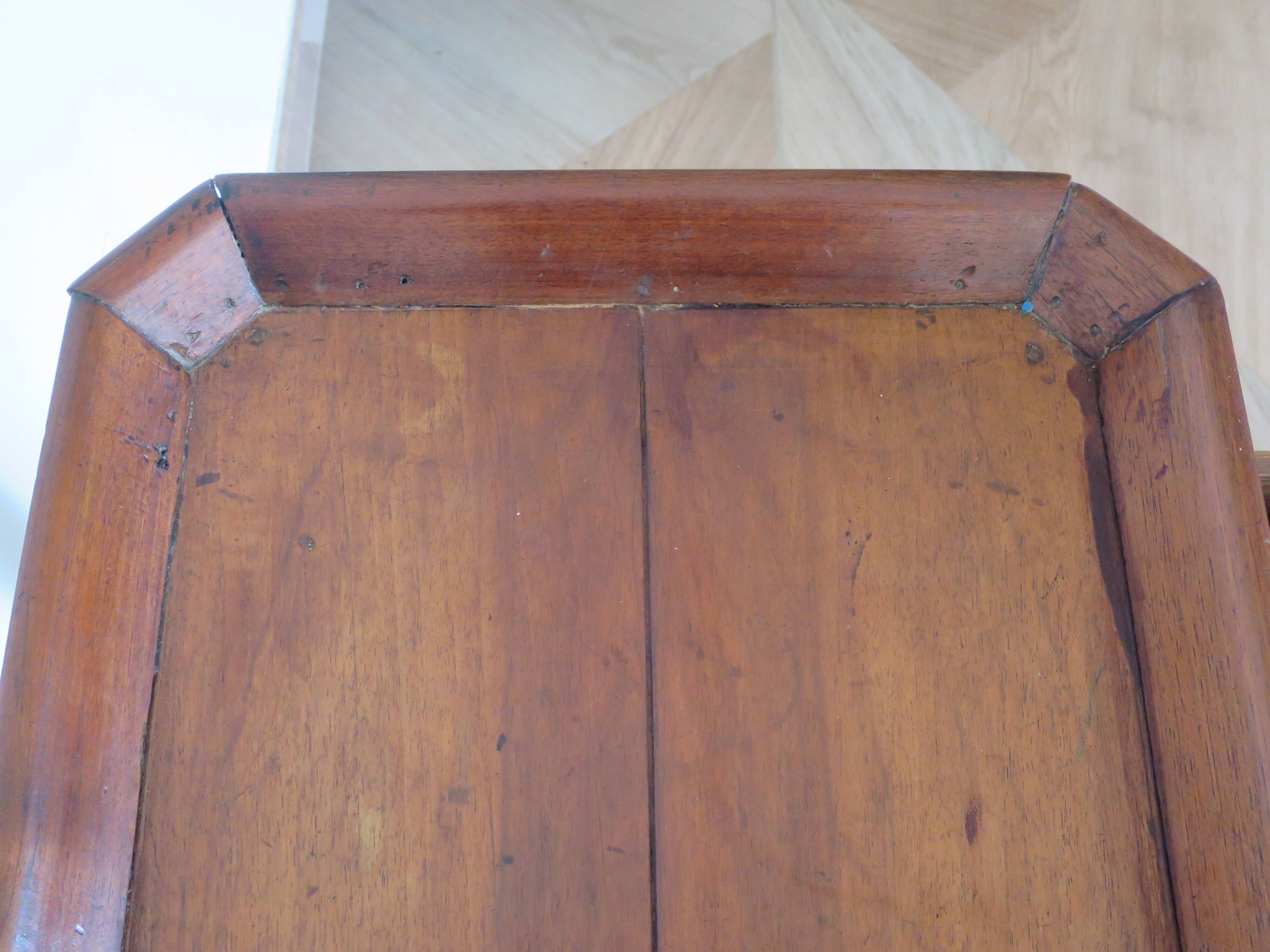 Side table – End table – Mahogany – Raised edge top – 1 drawer