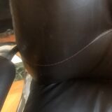 Paire de fauteuils en cuir style années 70