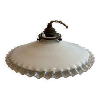 Opaline suspension