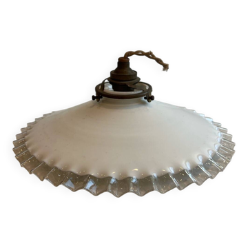 Suspension opaline