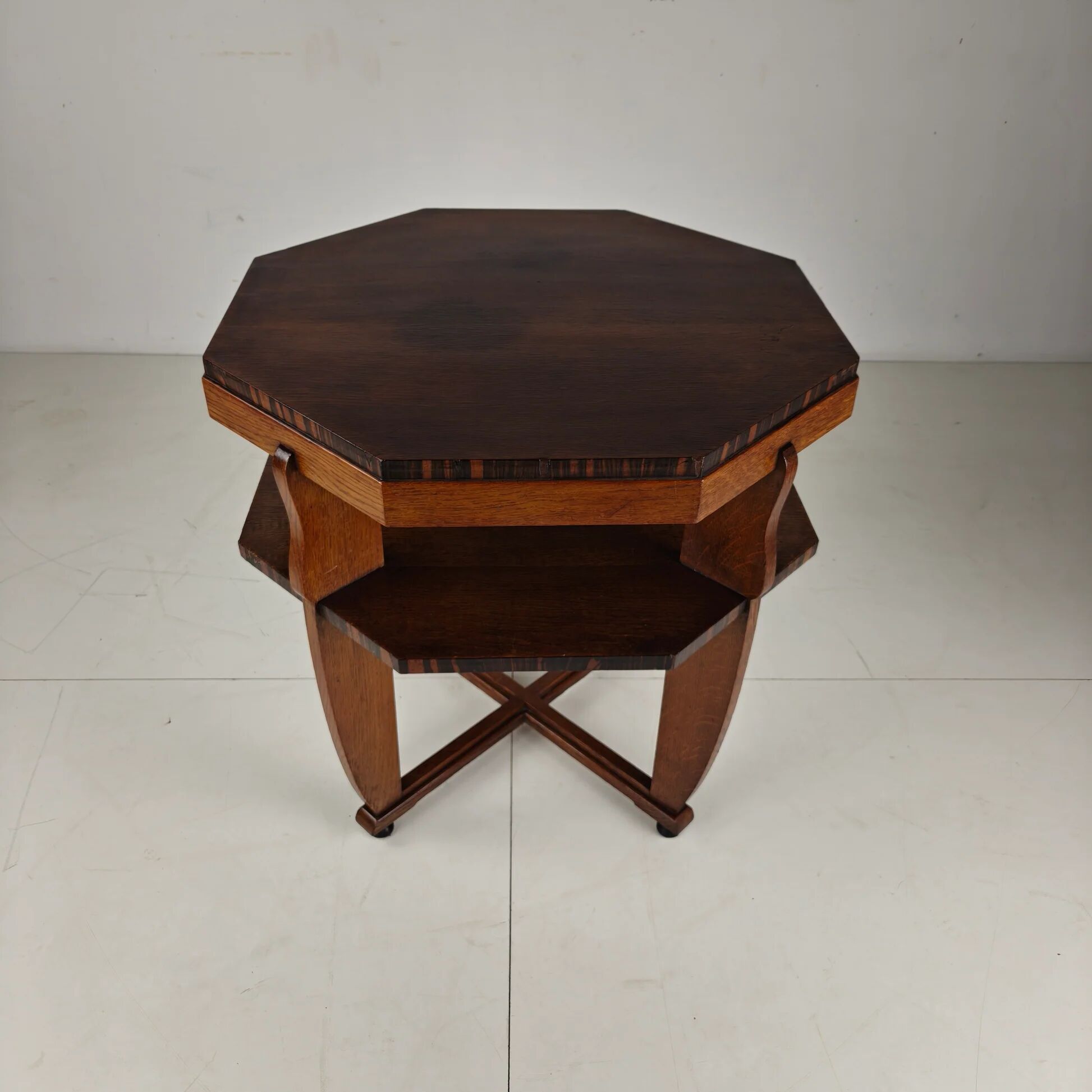 Amsterdam School coffee table – oak with veneer inlay, circa 1920