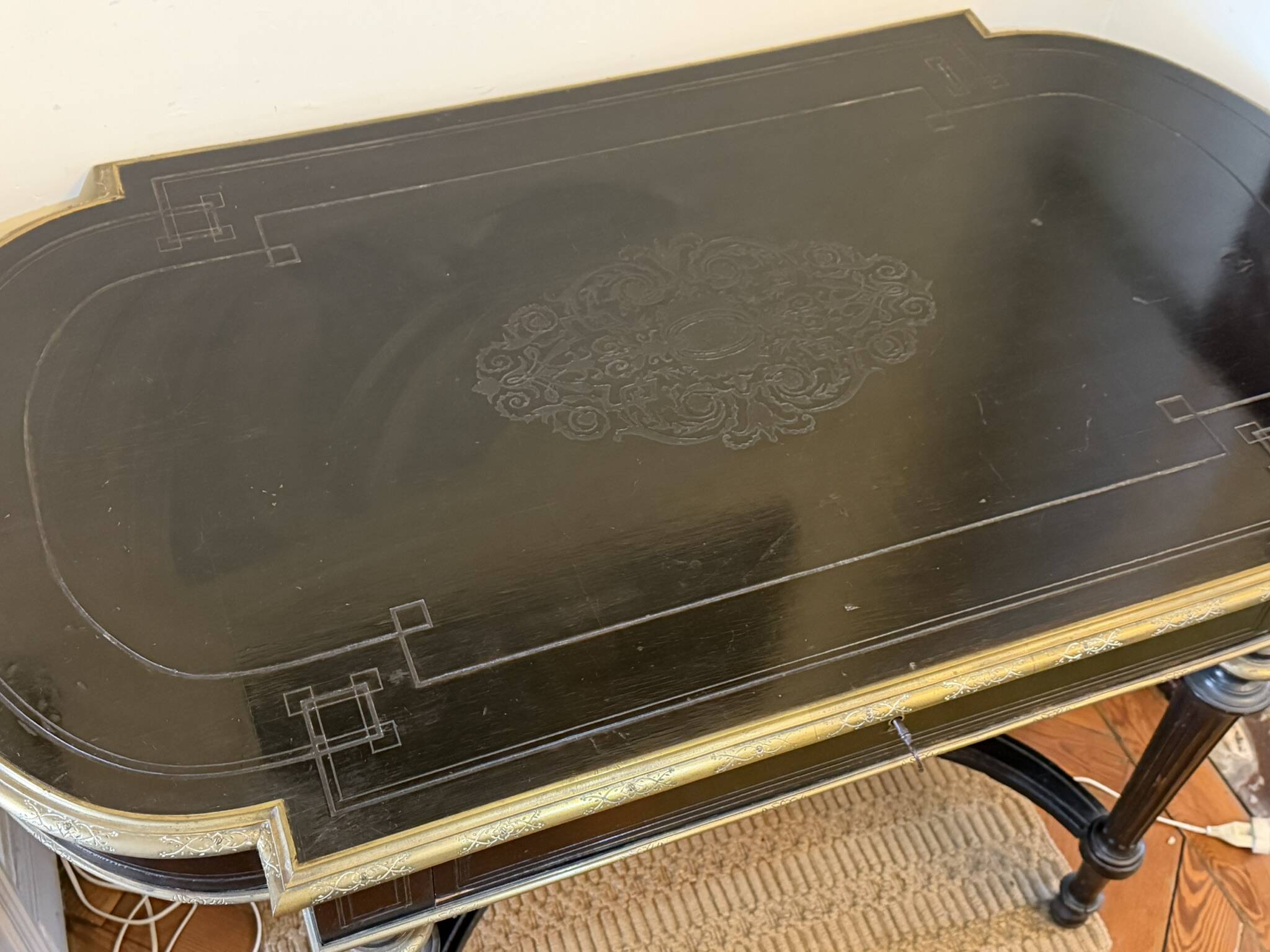 Napoleon III mahogany centre table