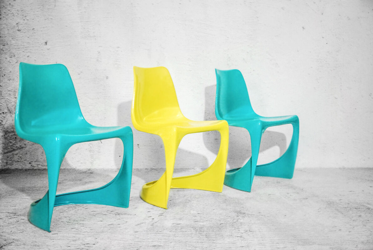 Chair model "290" by Cantilever