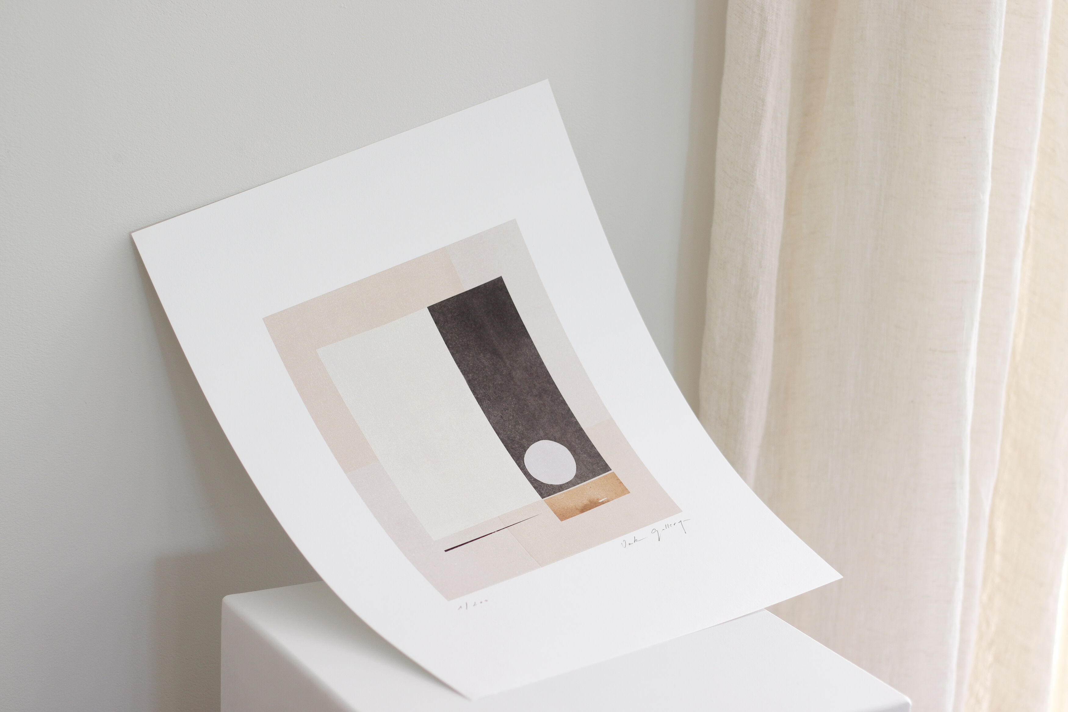 OAK Gallery Blue Dot