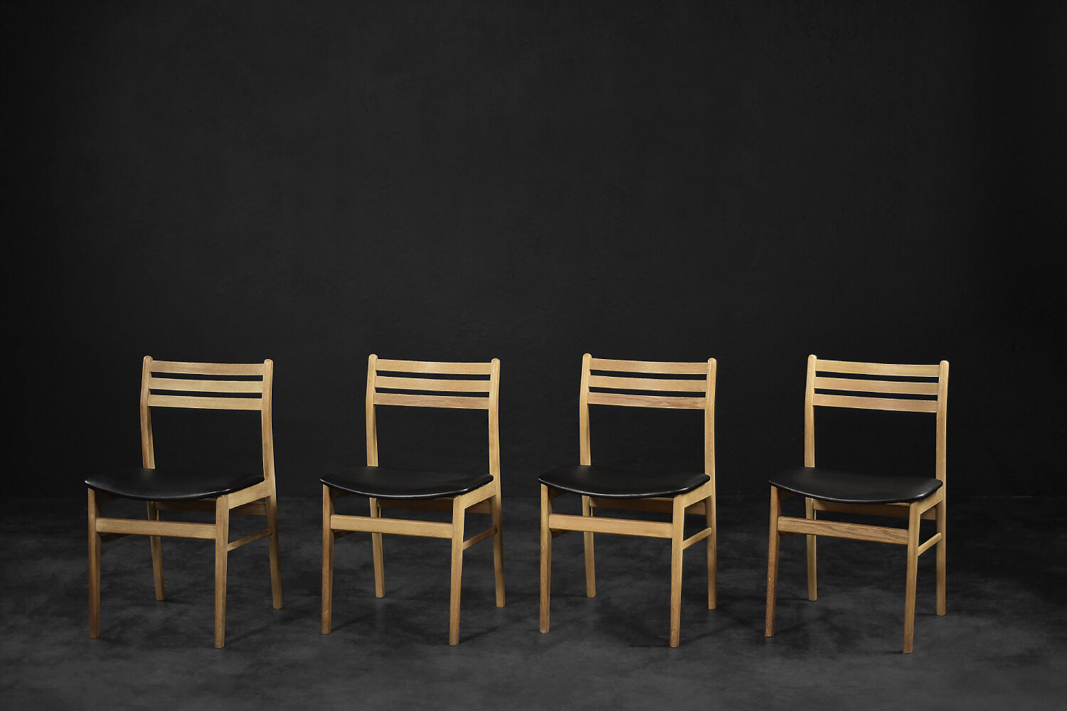 Vintage oak dining chairs in modern Scandinavian mid-century style by Sax Møbelfabrik, 1960s, set of 4.