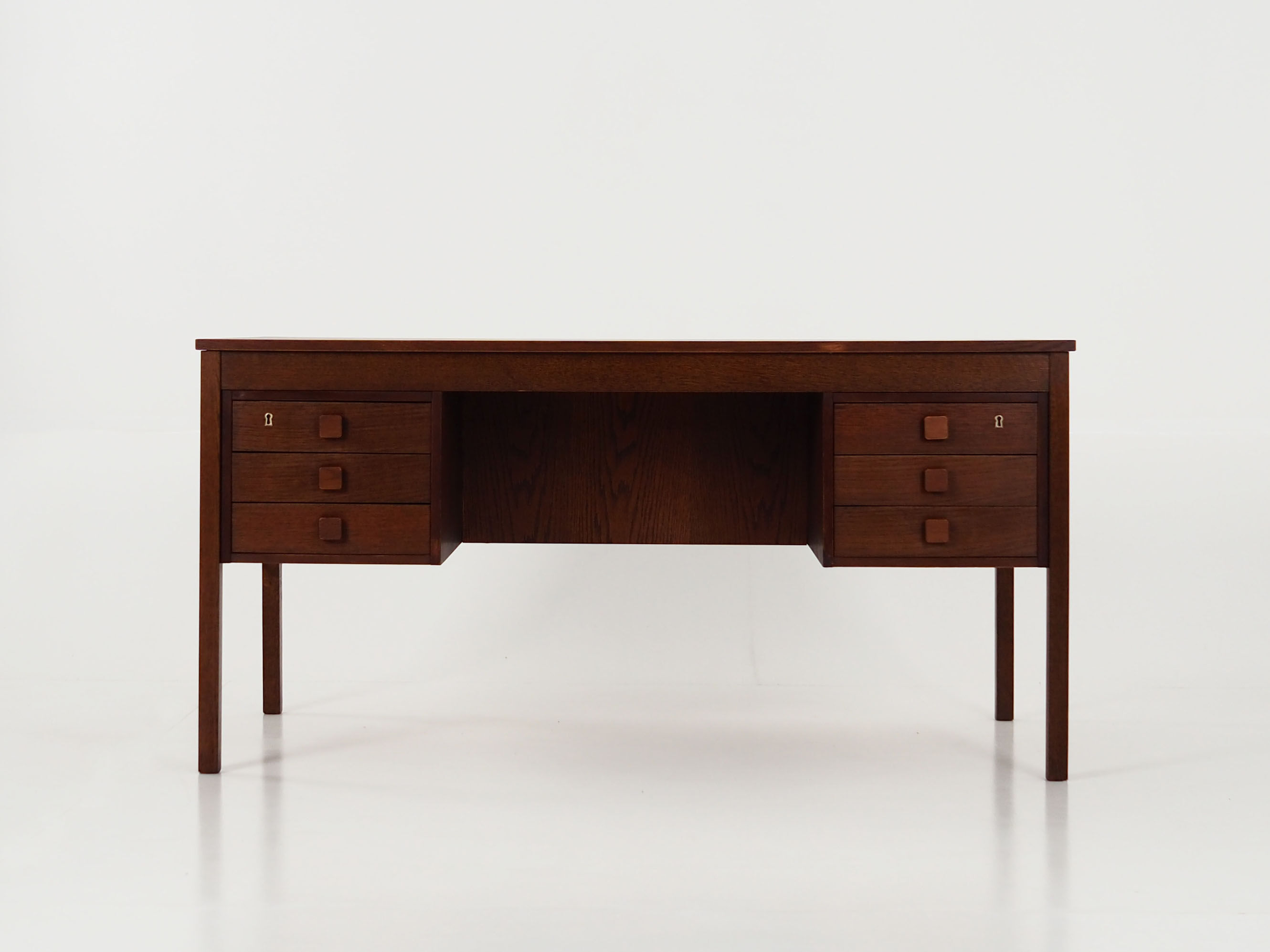 Oak wood desk by Domino Møbler Scandinavian design of the 1970s