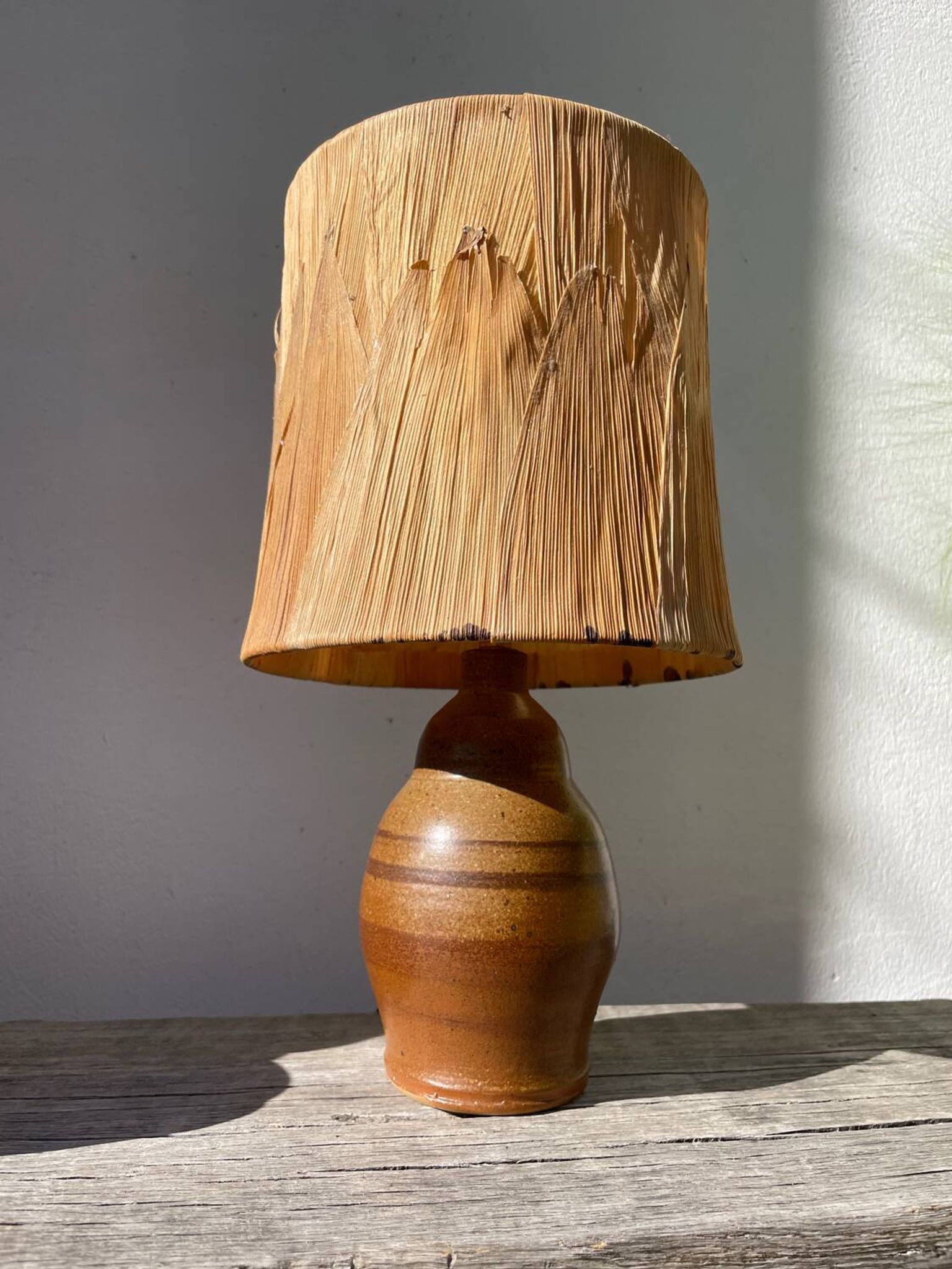 Lampe en céramique marron 1970 et abat jour feuillage