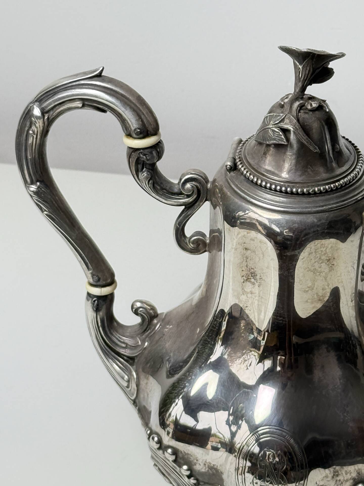 Silver teapot / jug Minerva first standard – Louis XV style