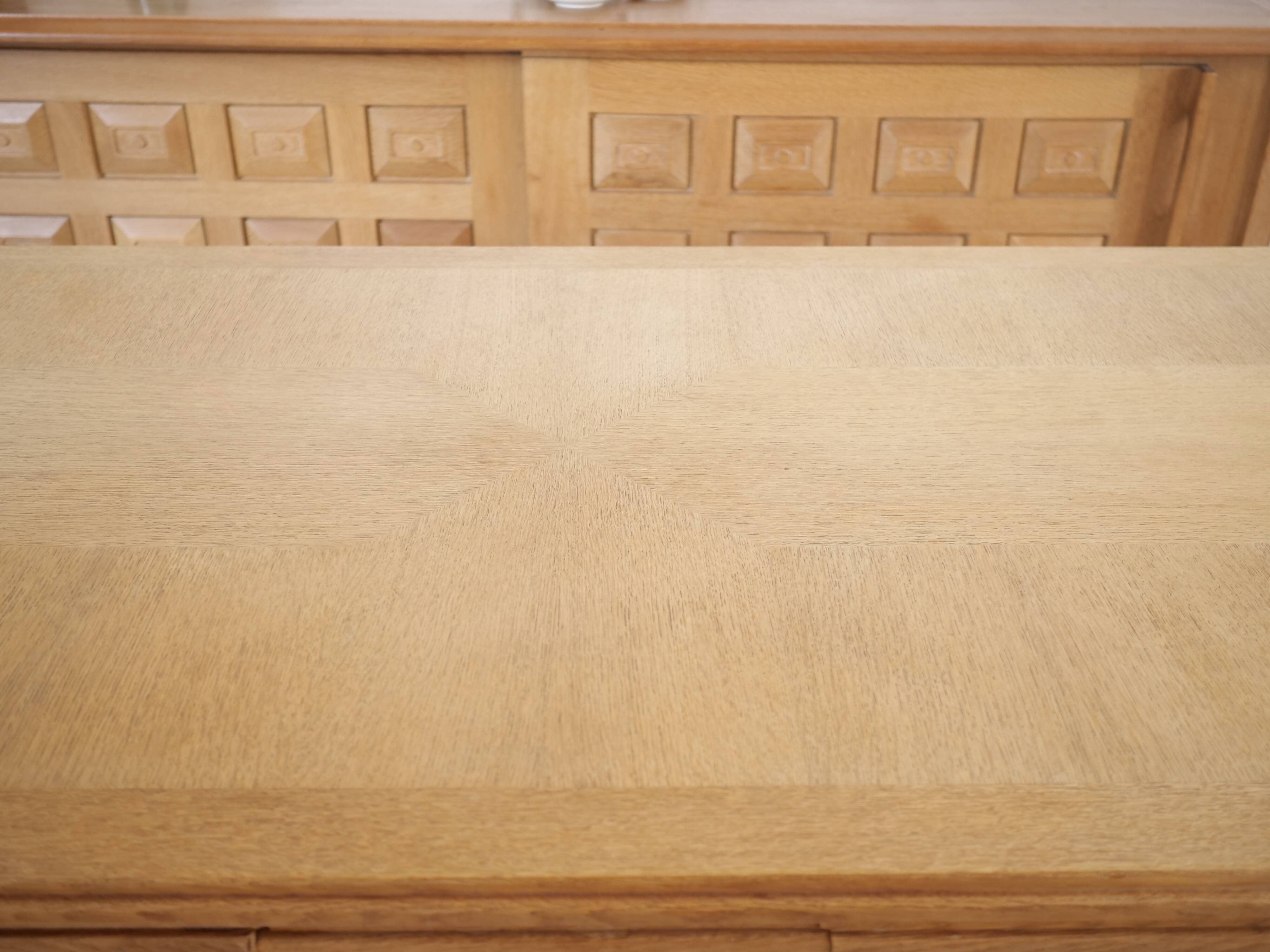 Guillerme and Chambron extendable table for your home France