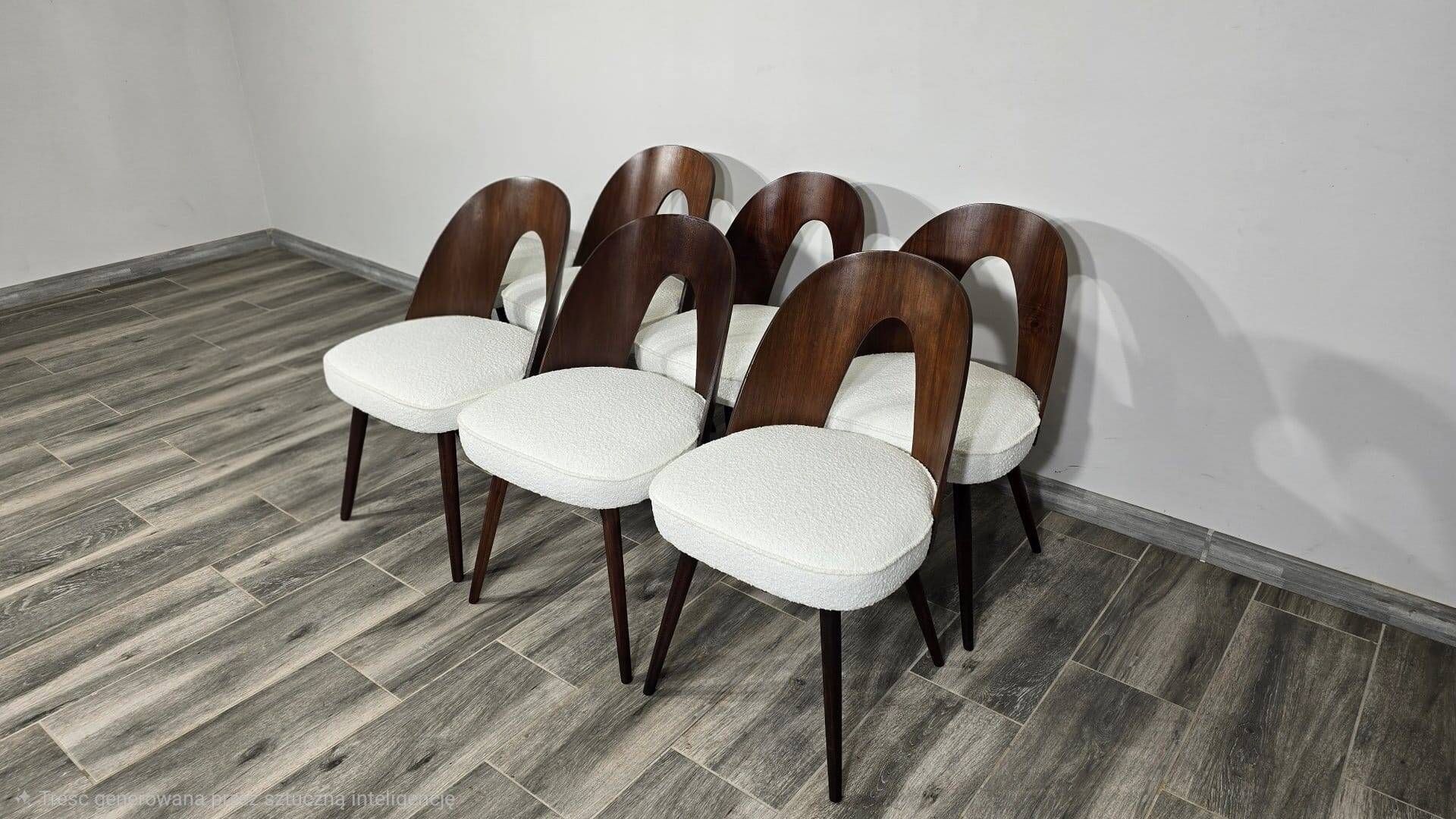 6 chaises de salle à manger par Antonin Suman