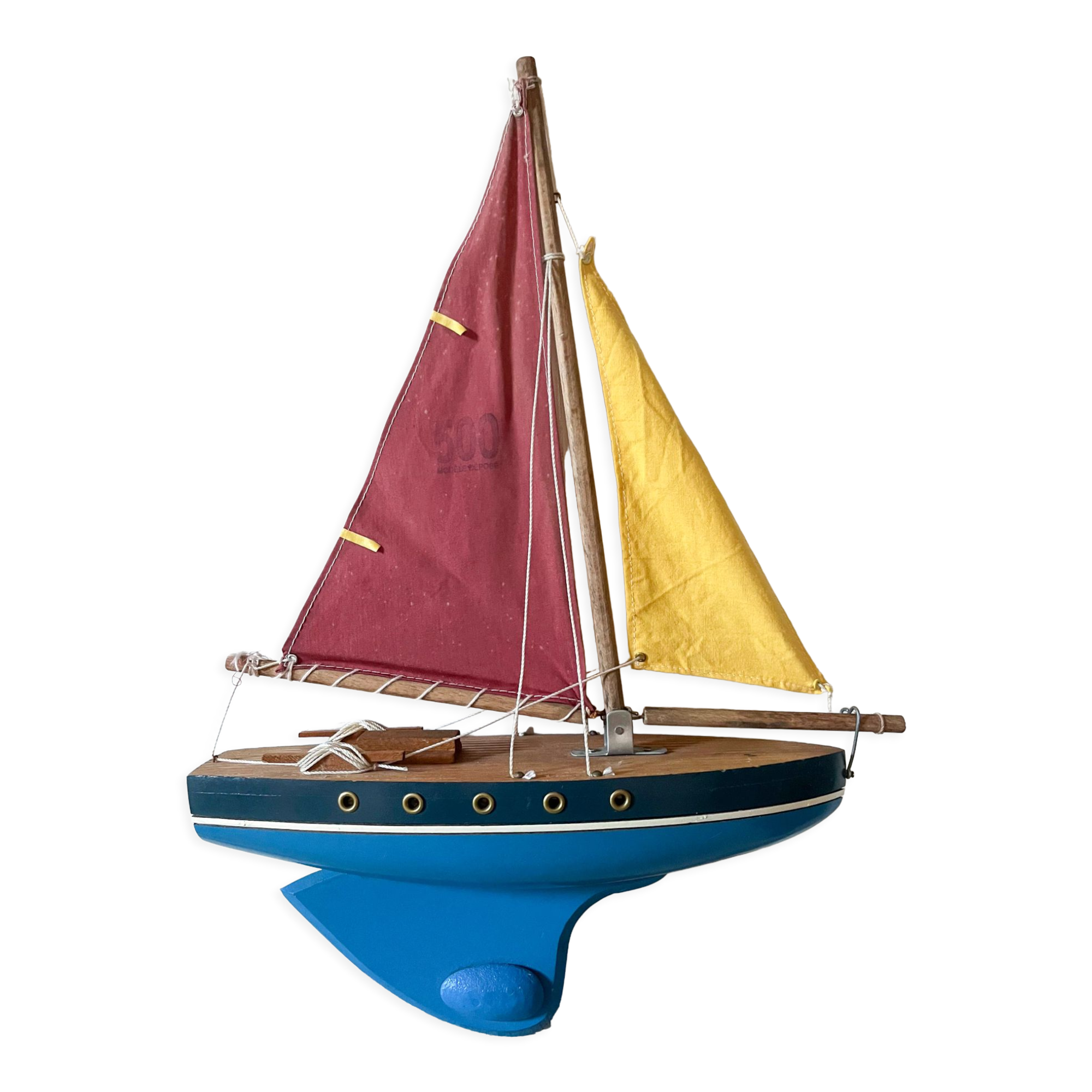 Voilier de bassin "tirot 500" navigable en bois