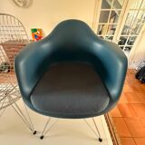 5 Vitra chairs
