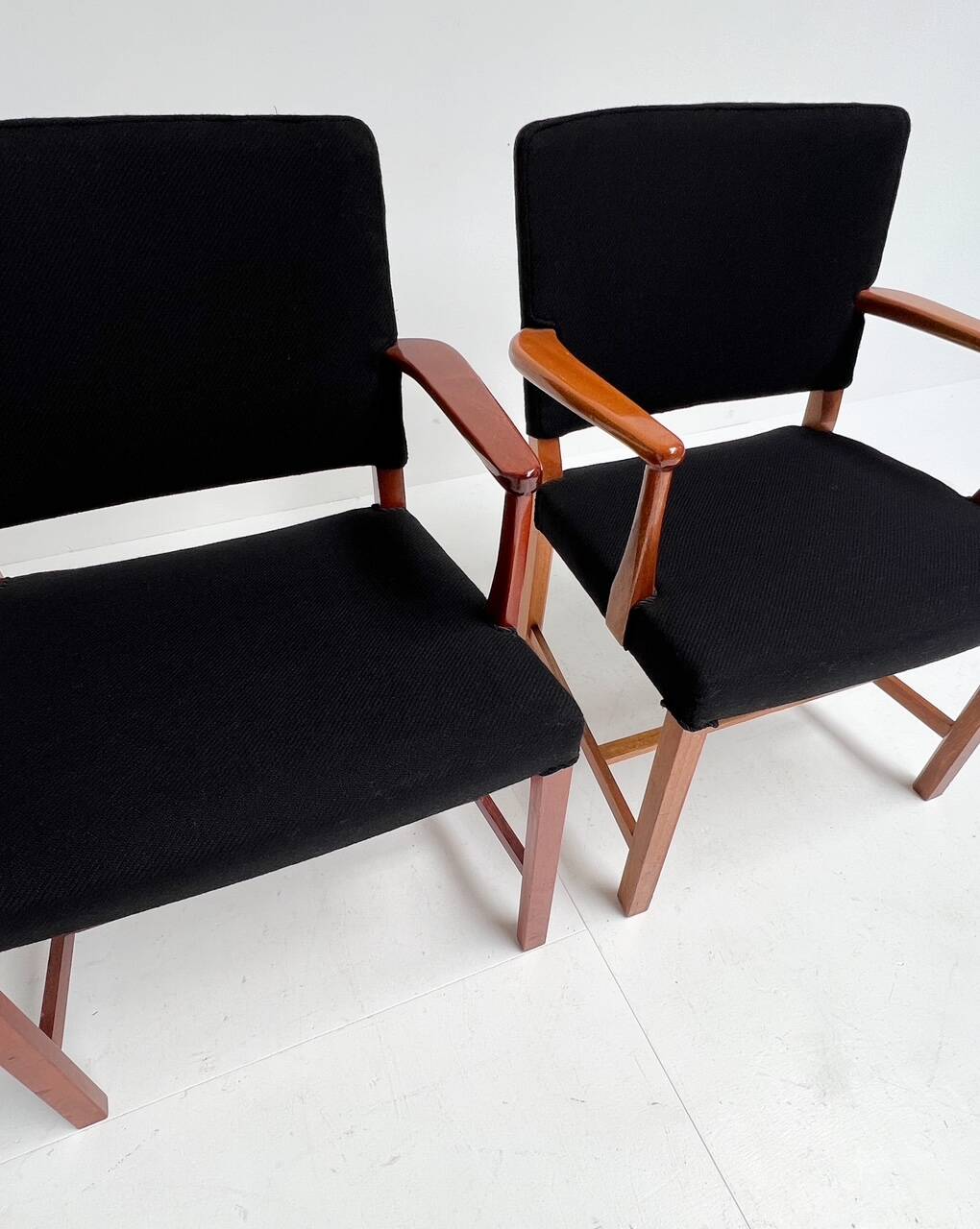 Ensemble de 2 chaises danoises en acajou par Erik Bjorn Olsen, années 1970