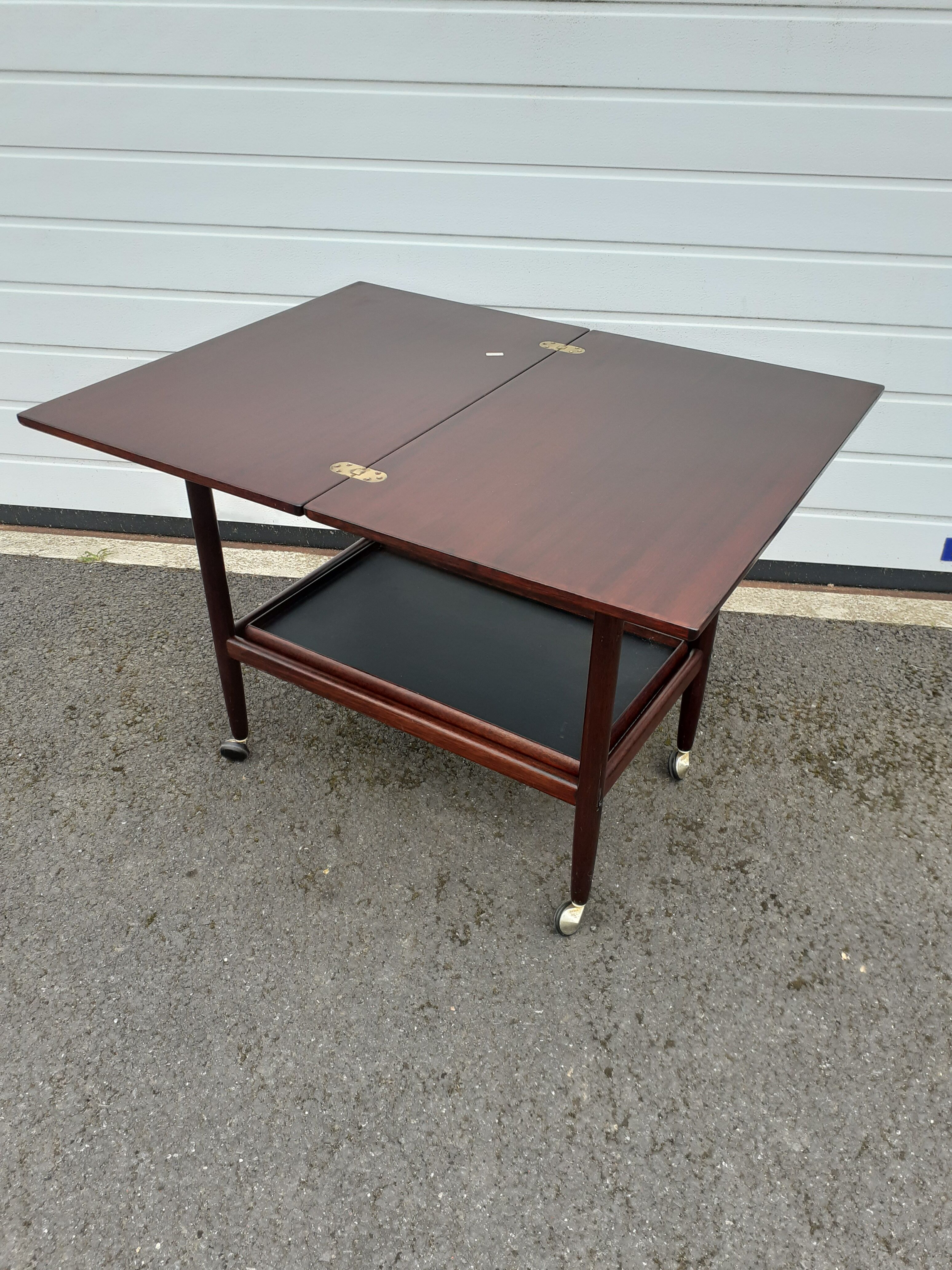 Scandinavian rosewood service foldable