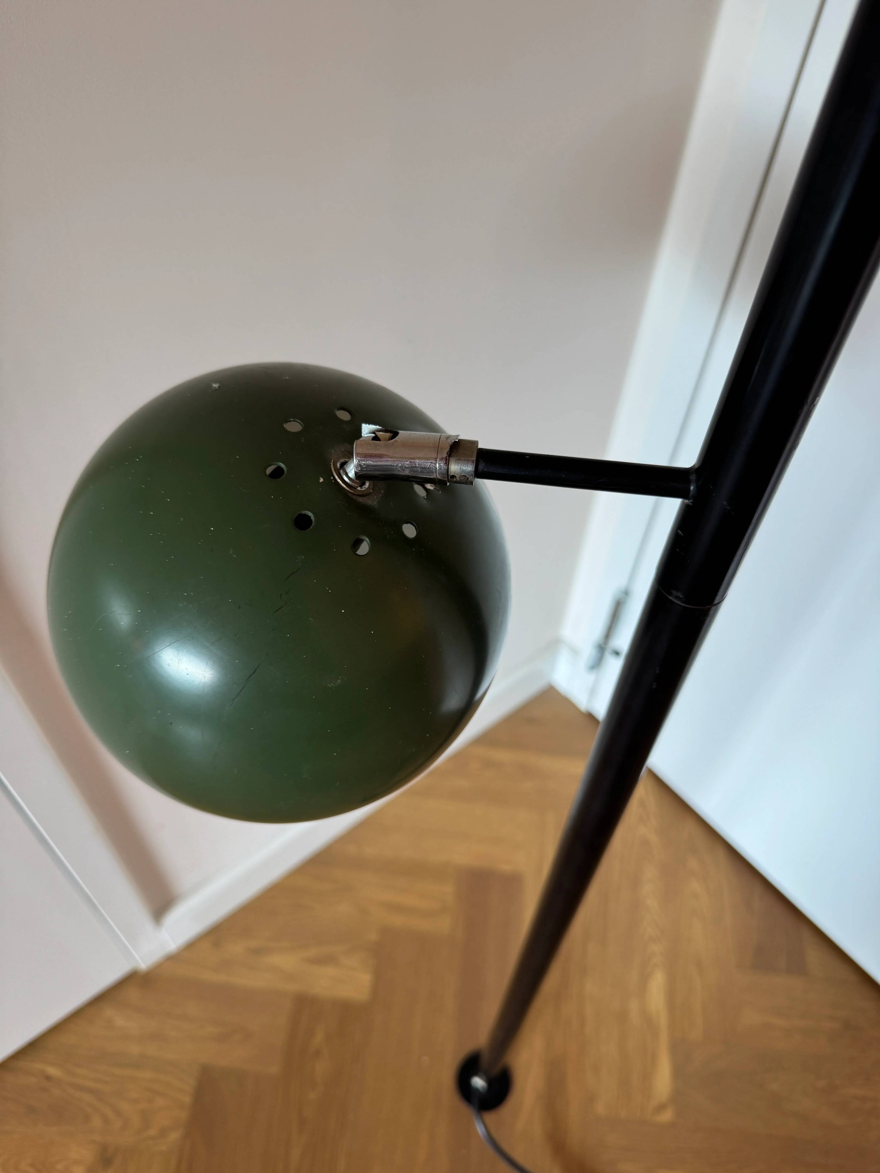 Three-headed "eyeball" floor-to-ceiling lamp, mid-century modern.