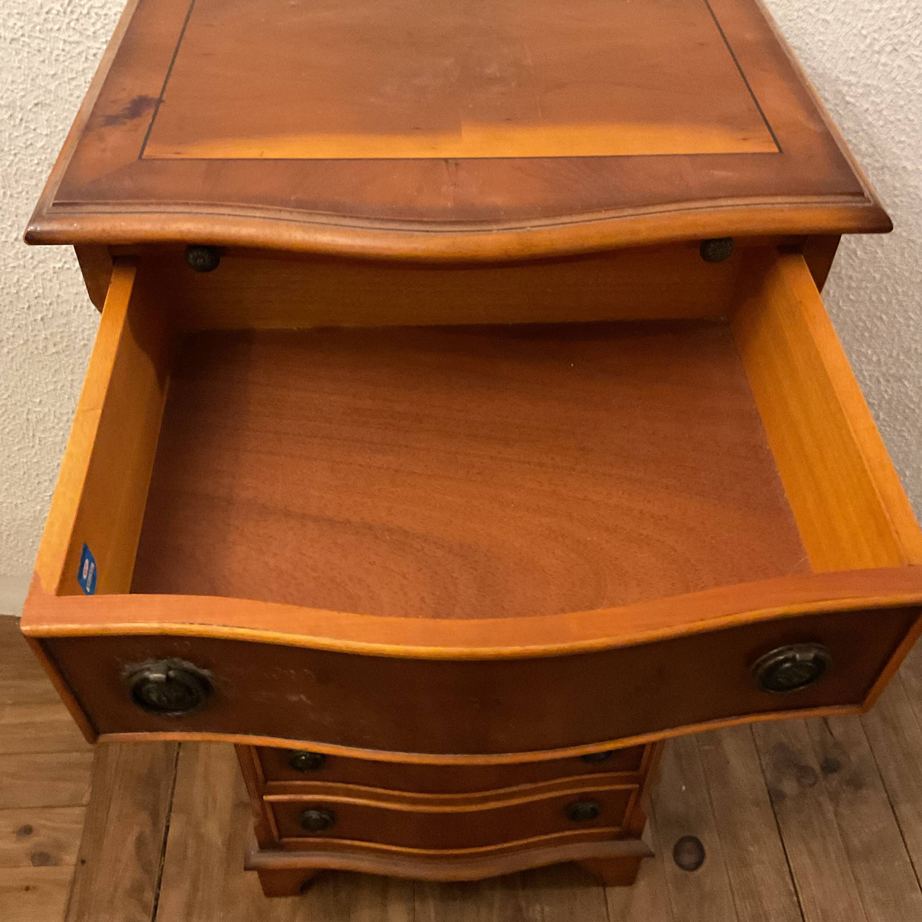 Empire-style chest of drawers
