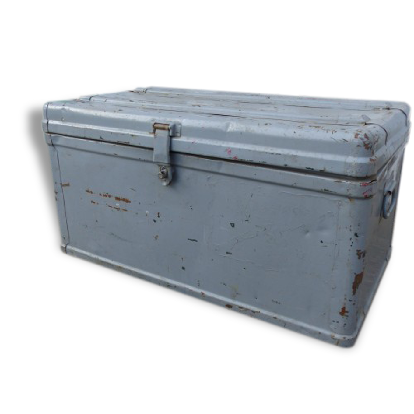 Ancienne cantine malle en m tal peinte en gris pour Ancienne cantine malle en m tal peinte en gris pour