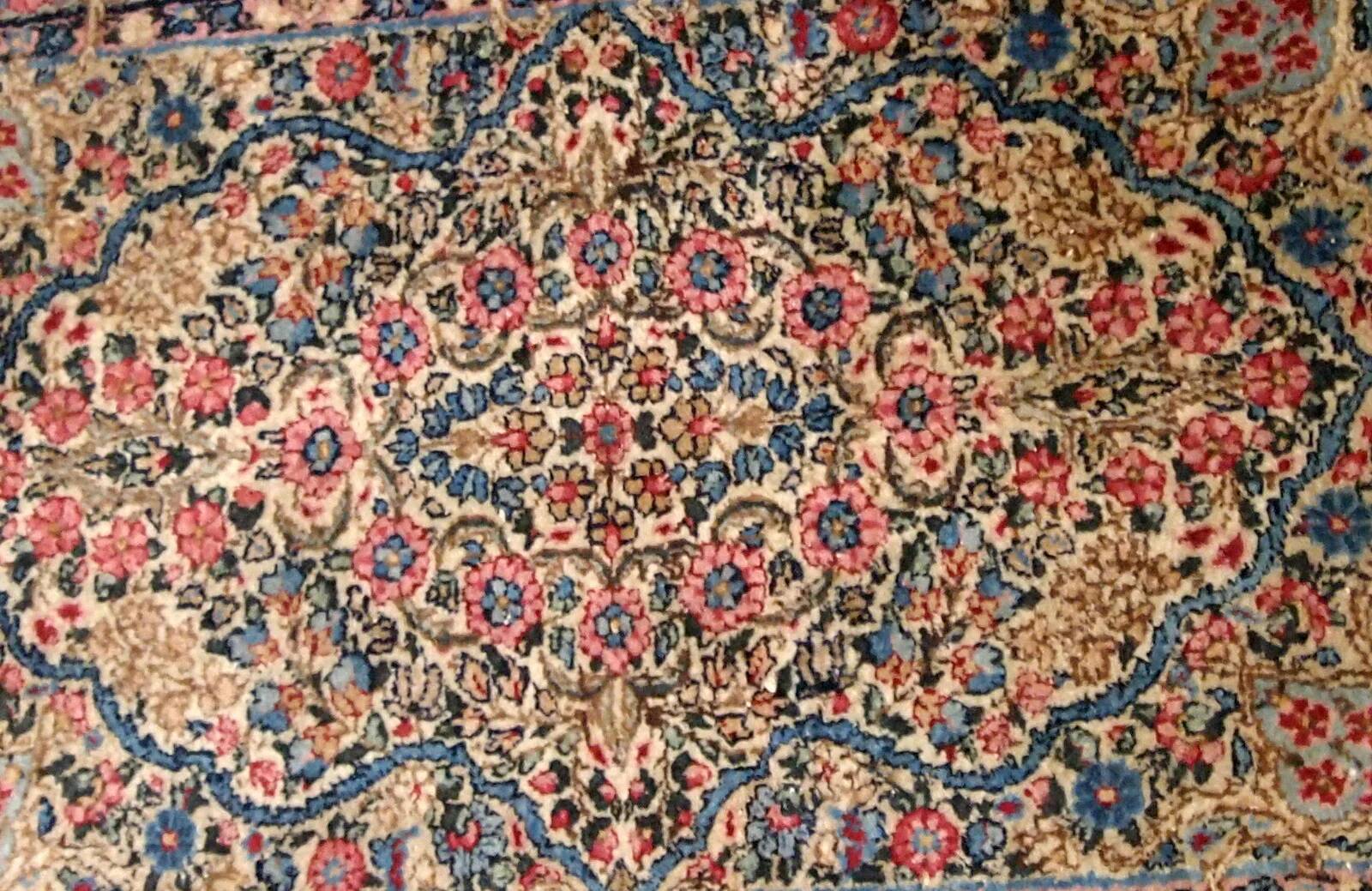 Handmade antique Persian Kerman rug 2.1' x 3.2' (64cm x 97cm) 1920s - 1B704