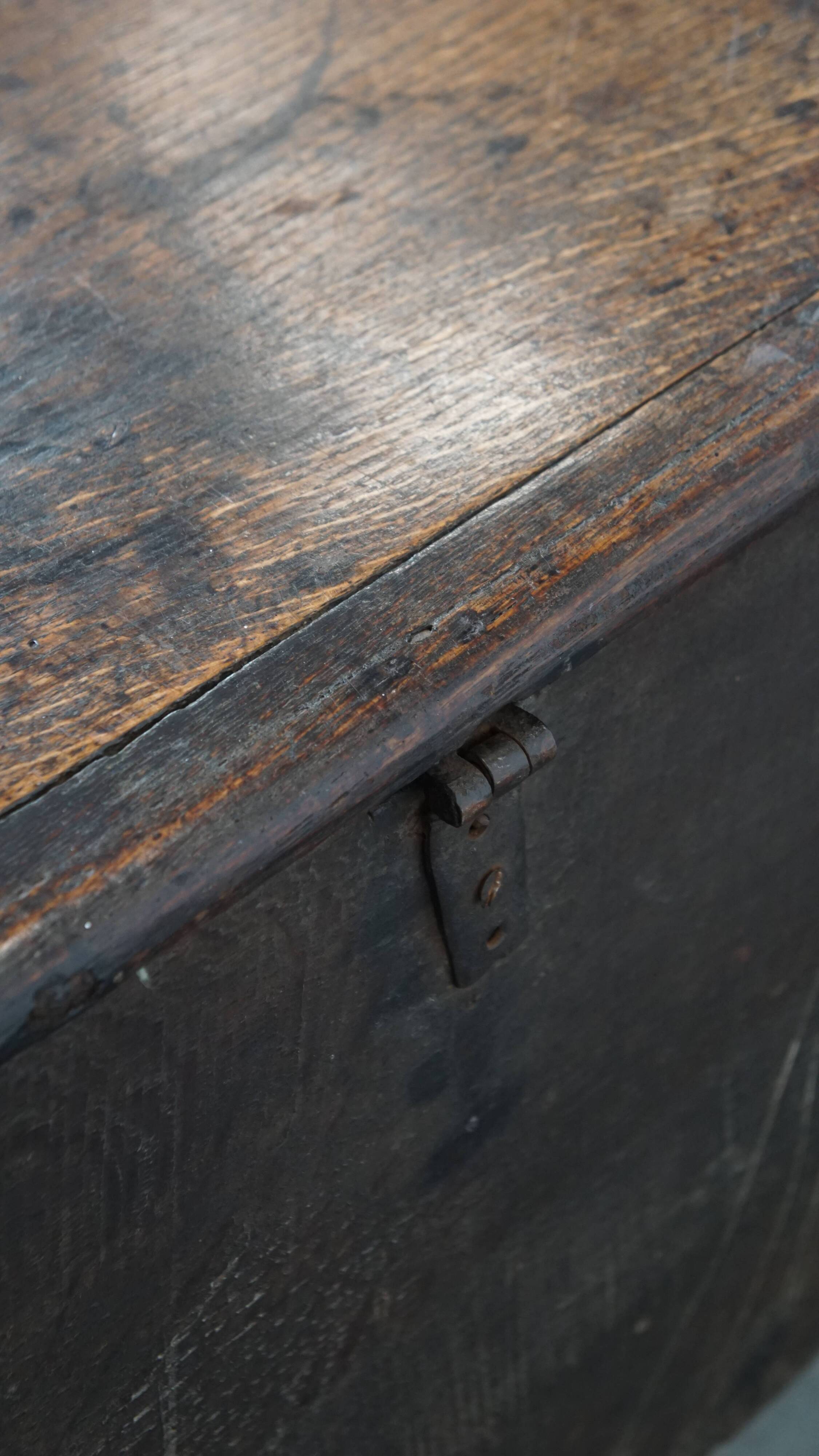 17th-century English oak antique chest