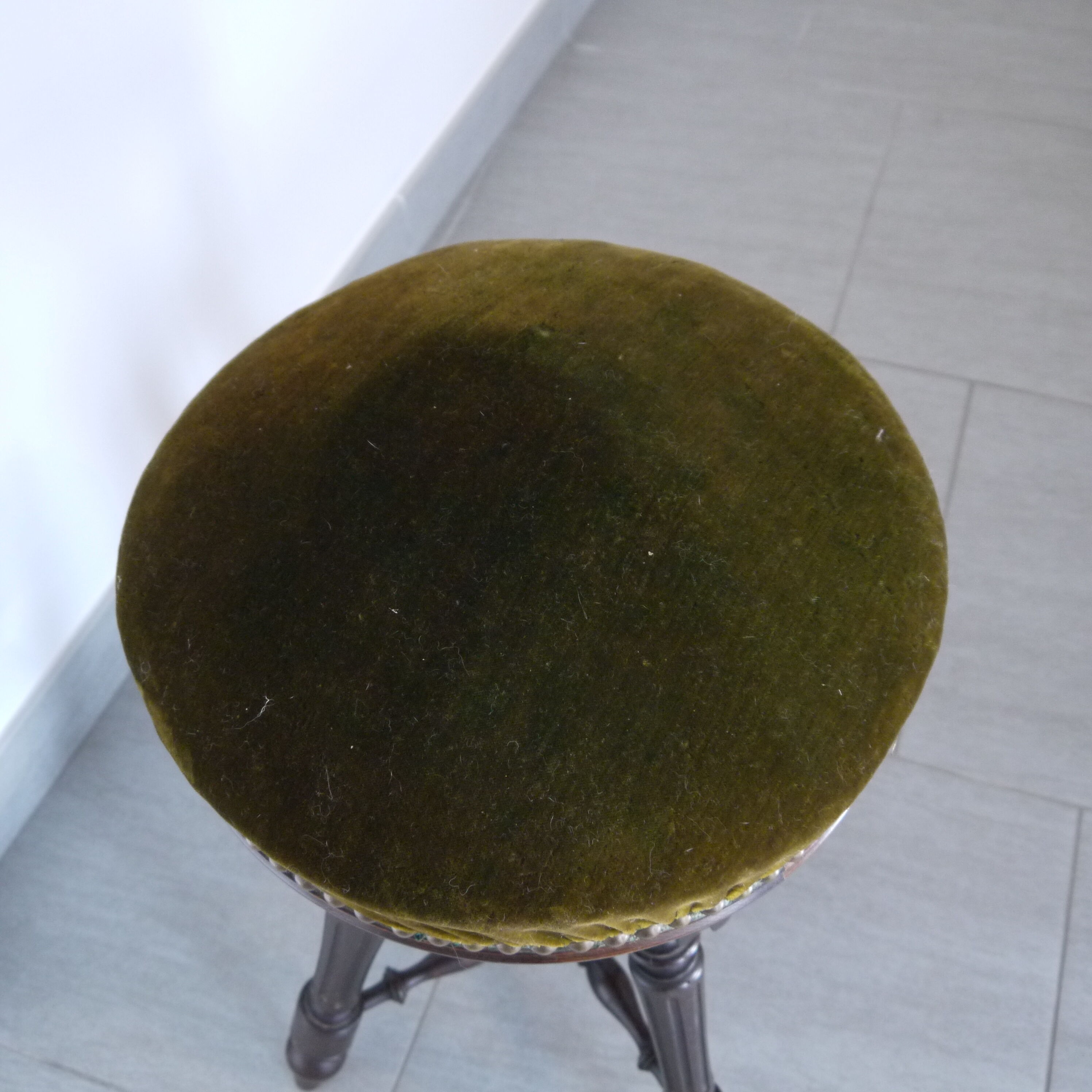 Napoleon III piano stool