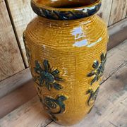 Vase West Germany en céramique - décor floral en relief