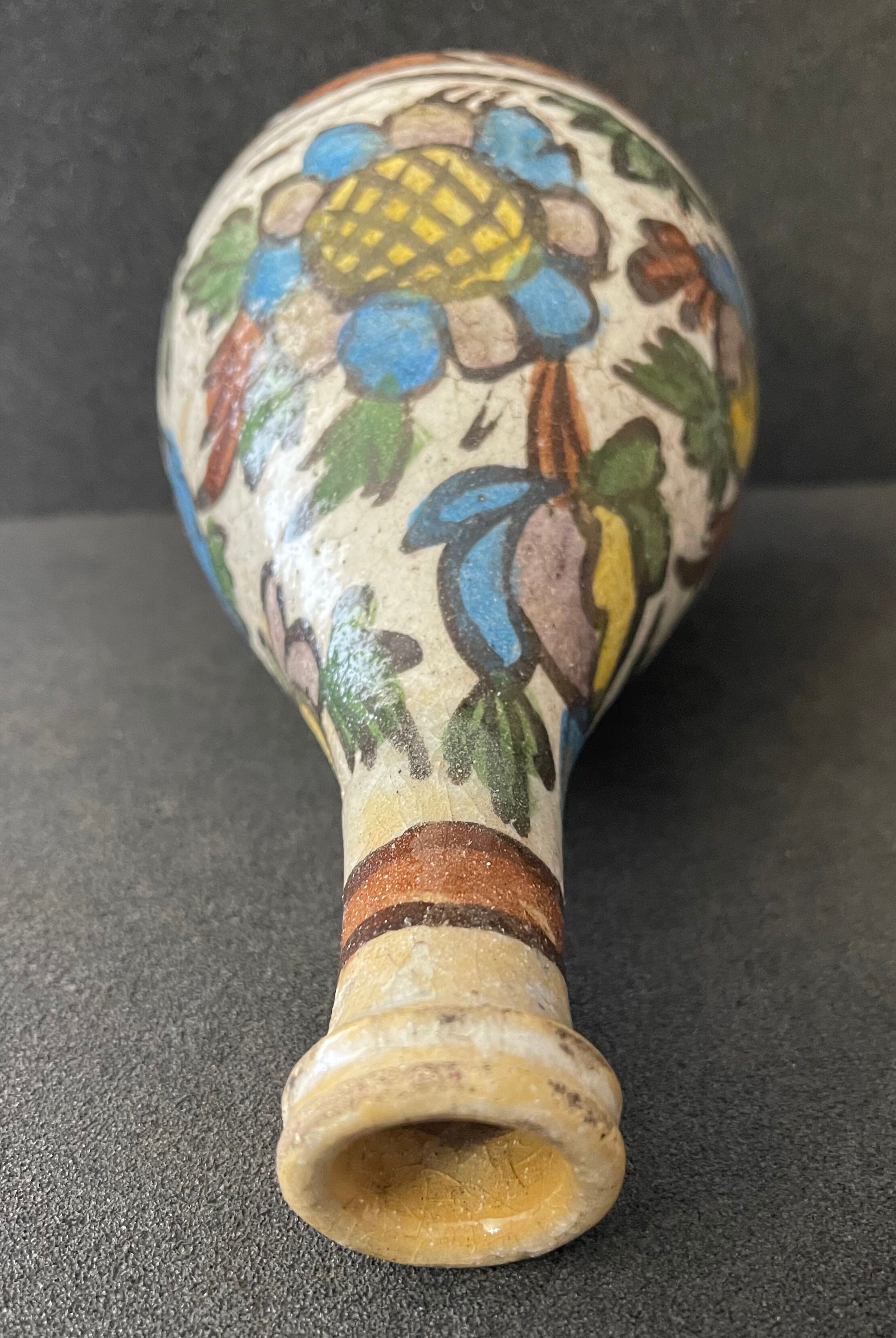 Bottle of Iznik Turkey in siliceous ceramic decoration under lead glaze nineteenth century