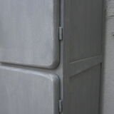 Boarding wooden wardrobe closet