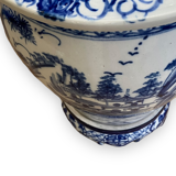 Cache pot vietnamien en porcelaine blanche et bleue