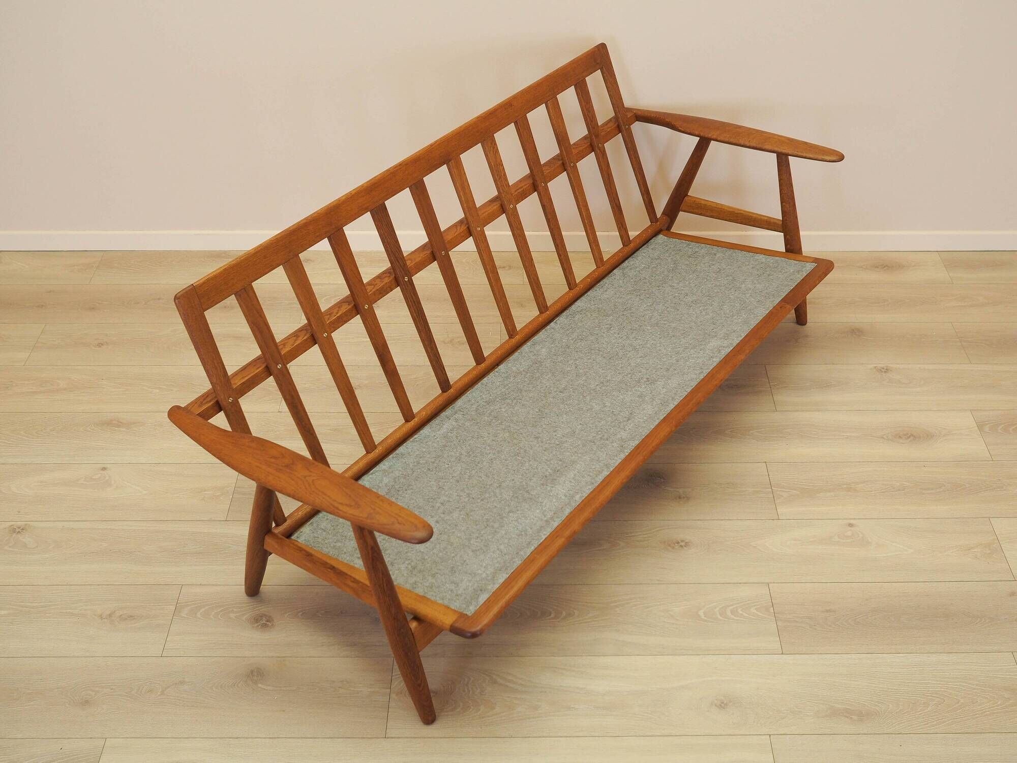 Red sofa CIGAR, Danish design, 1960s, designer: Hans J. Wegner, manufacture