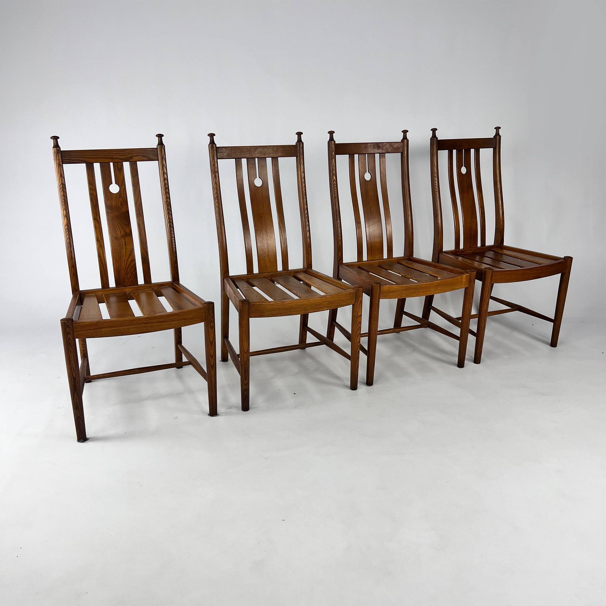 Ensemble de 4 chaises de salle à manger en chêne par Ercol, 1980s