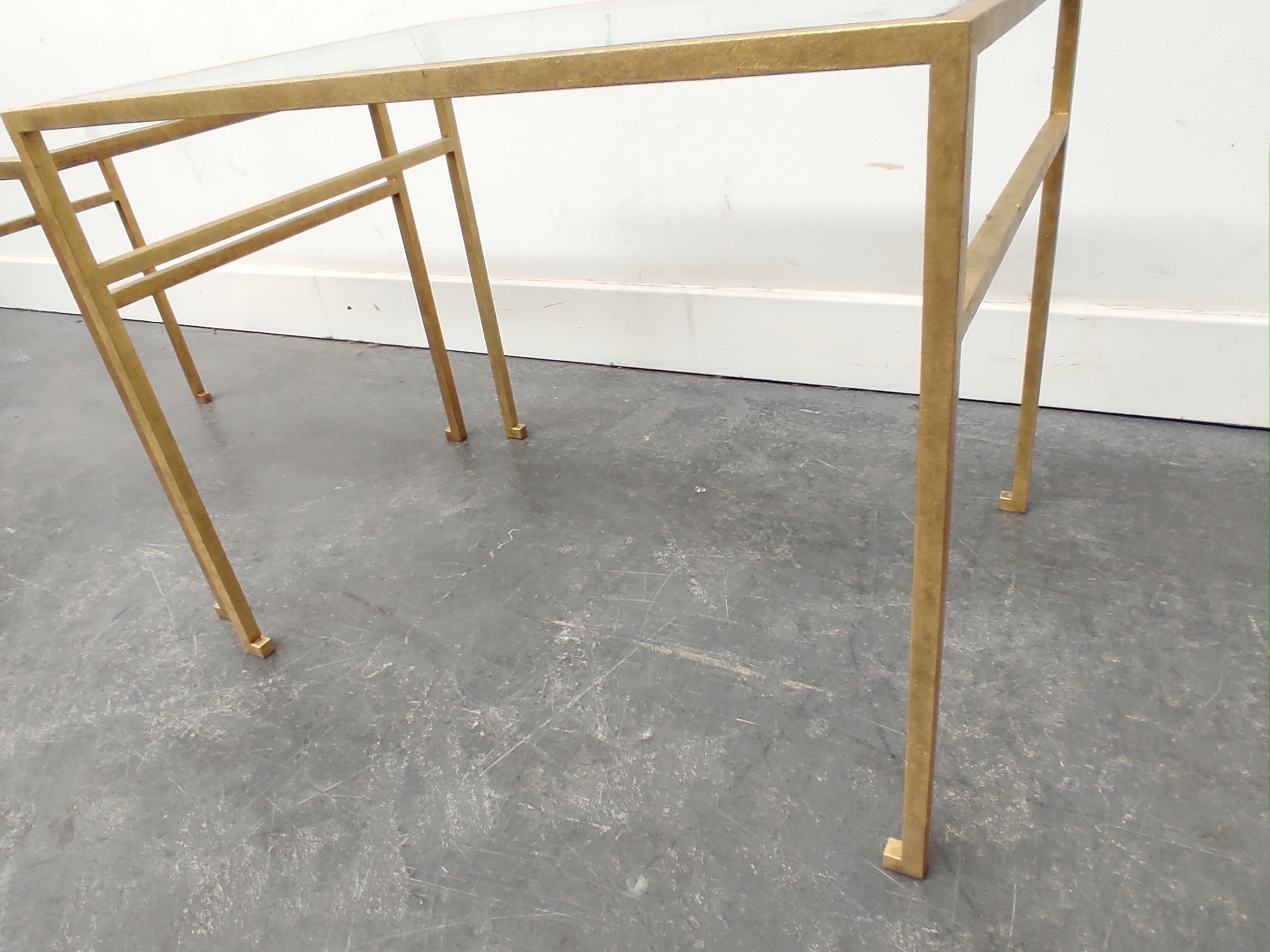 Tables basses gigognes Roger Thibier dorées 1960